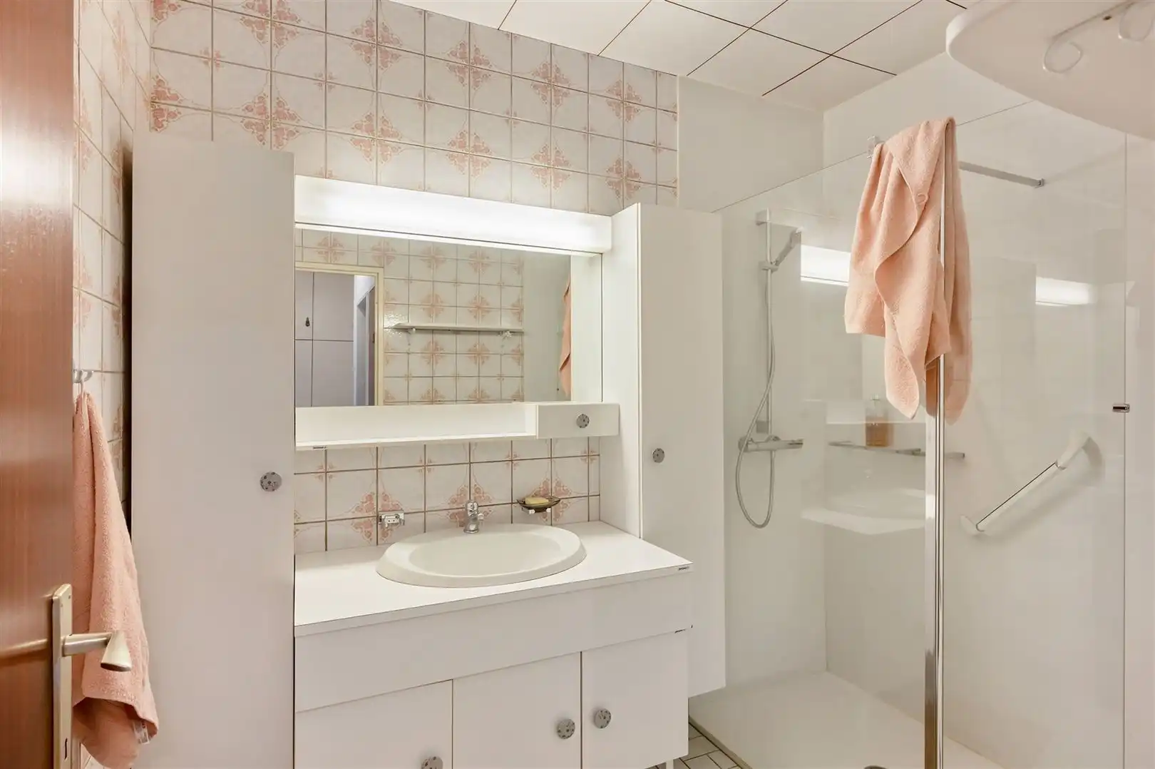 Aangenaam appartement met garage foto 13