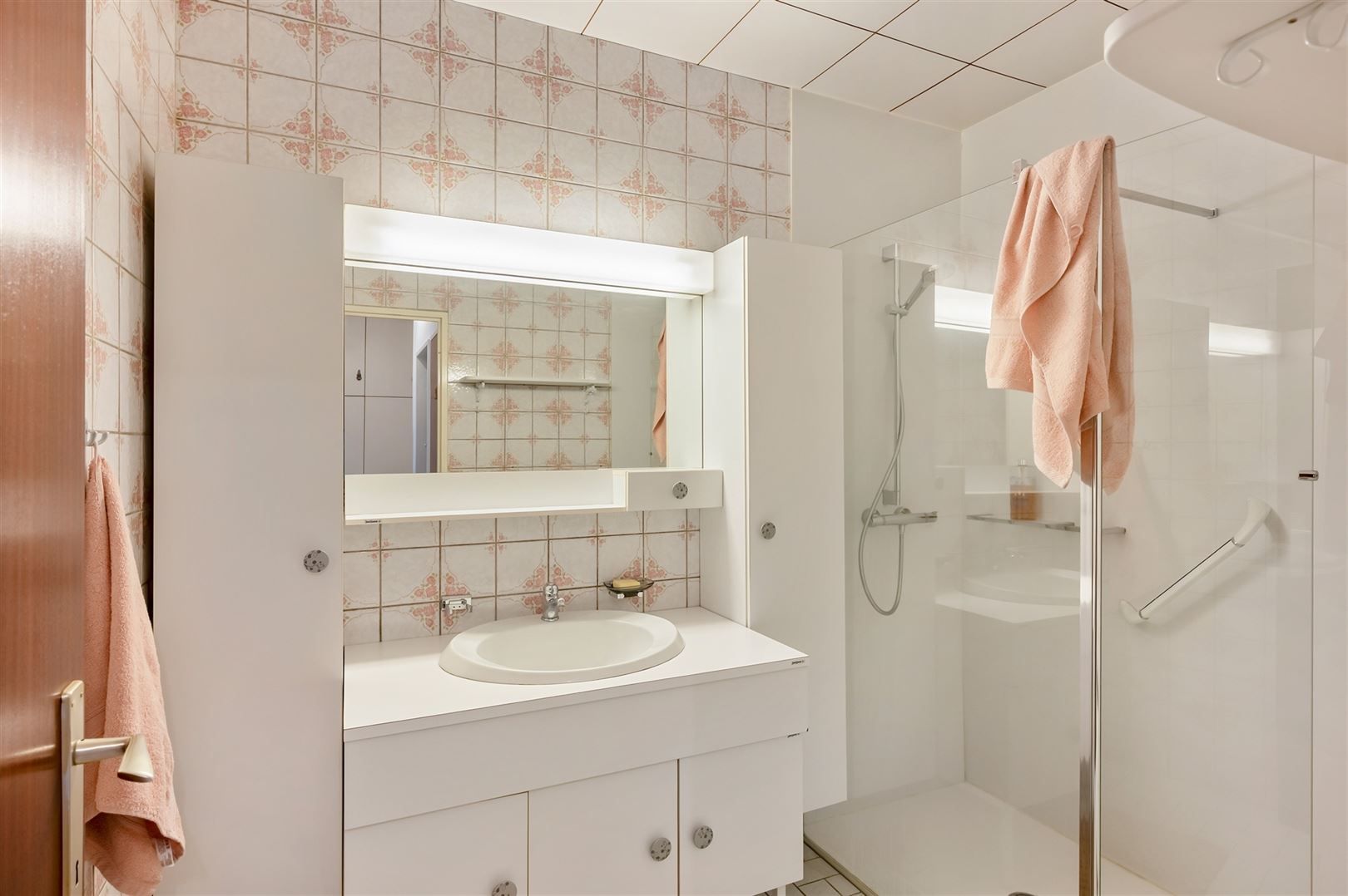 Aangenaam appartement met garage foto 13