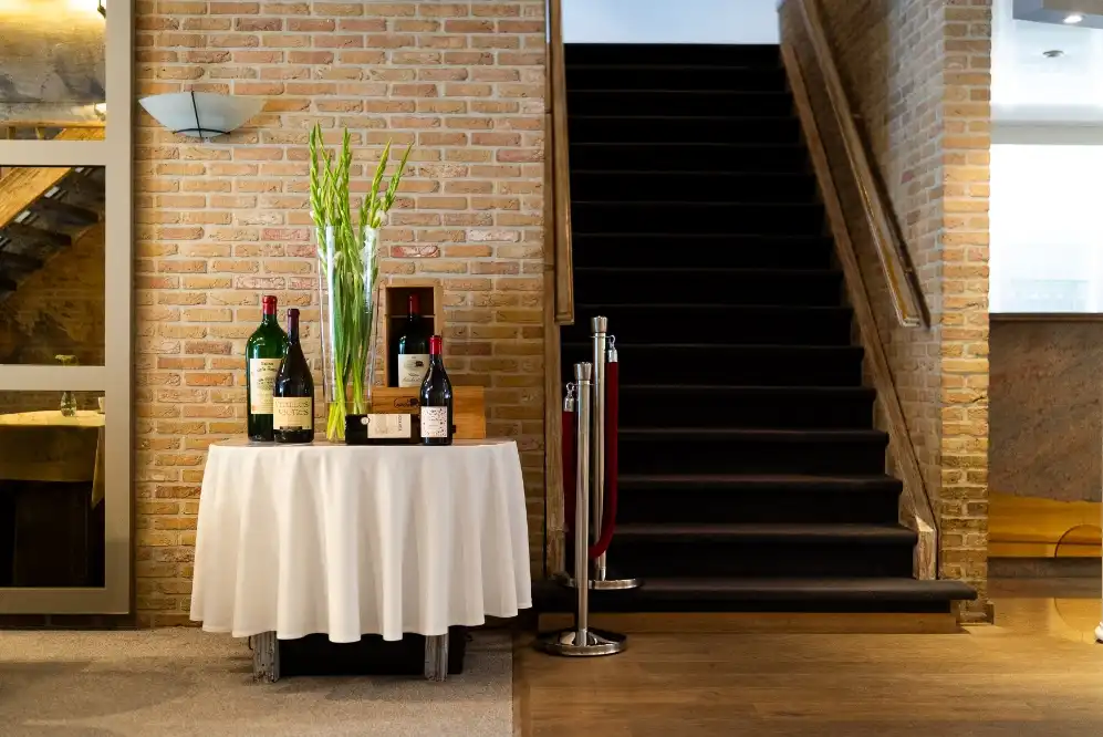 Te Koop: Unieke Feestzaal in Waregem – Instapklaar en Uitstekend Gelegen foto 5