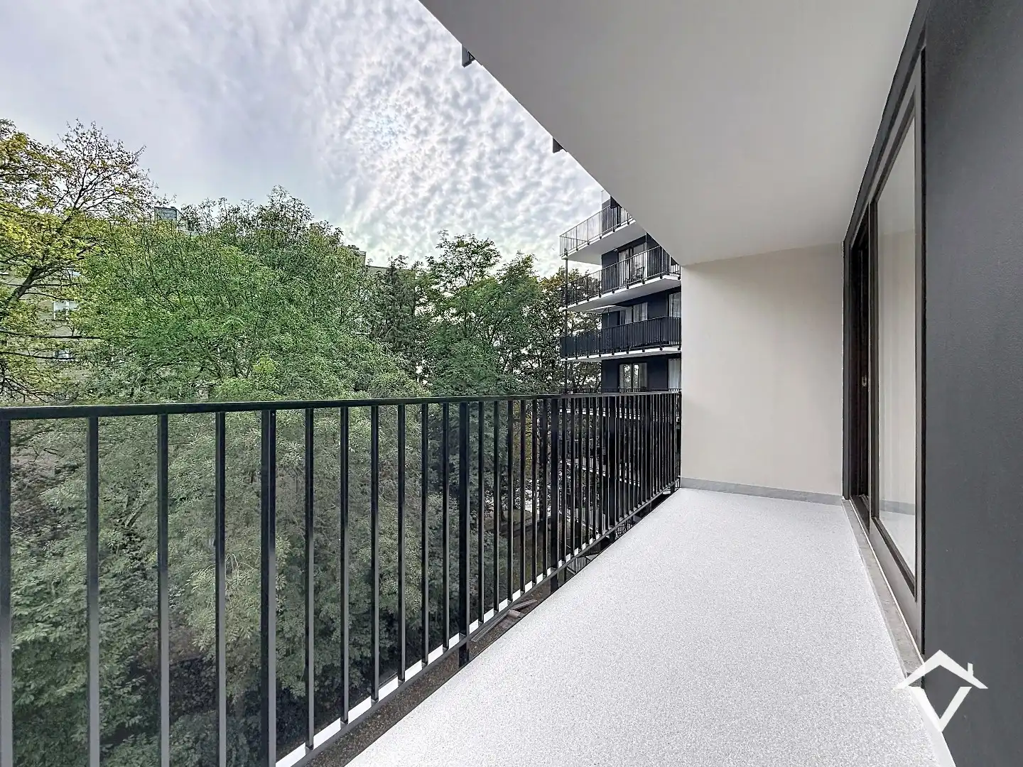Ruim appartement met 3 slaapkamers, garage en terras te Roeselare foto 11