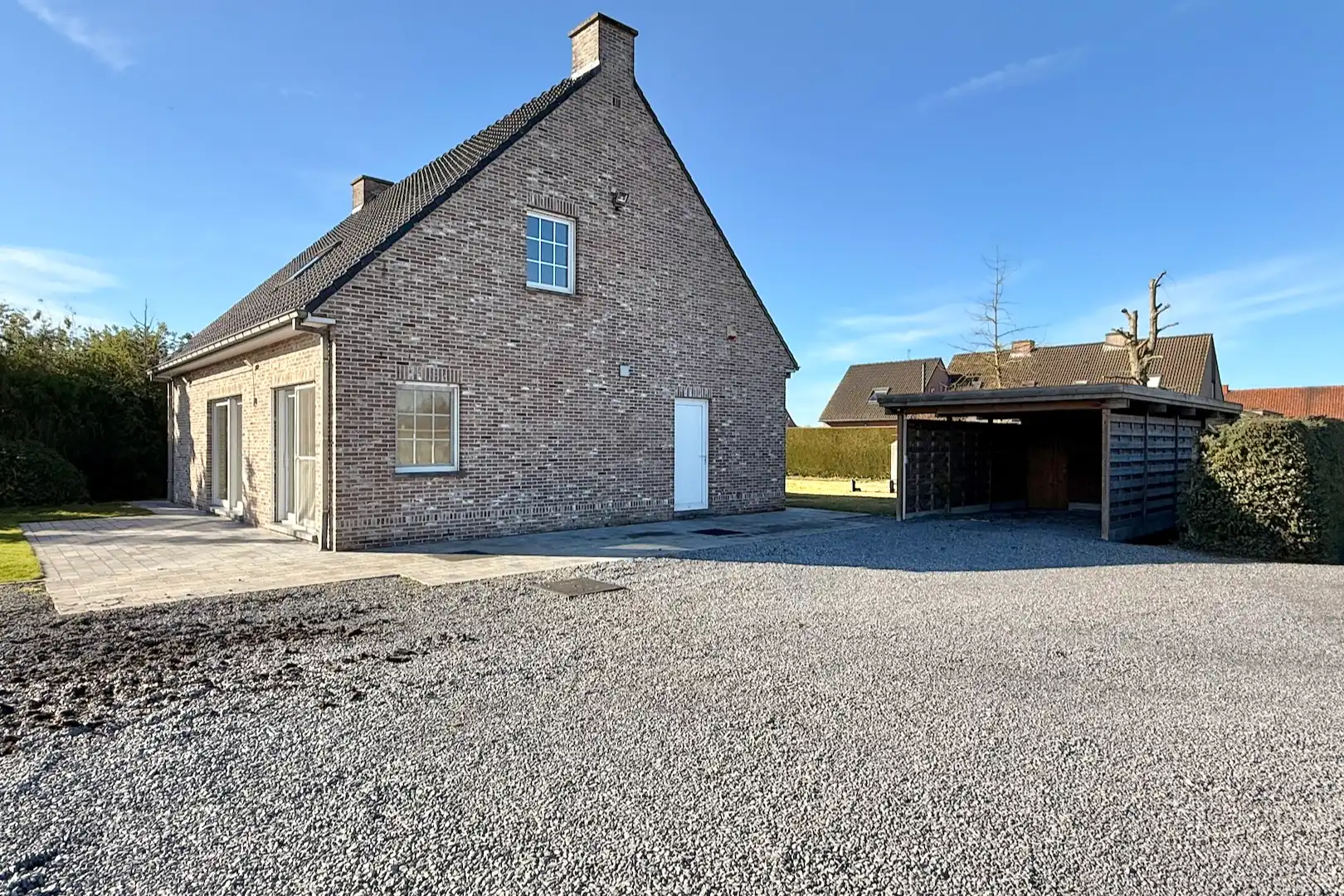 Goed onderhouden woning met tuin, terras en garage. foto 5