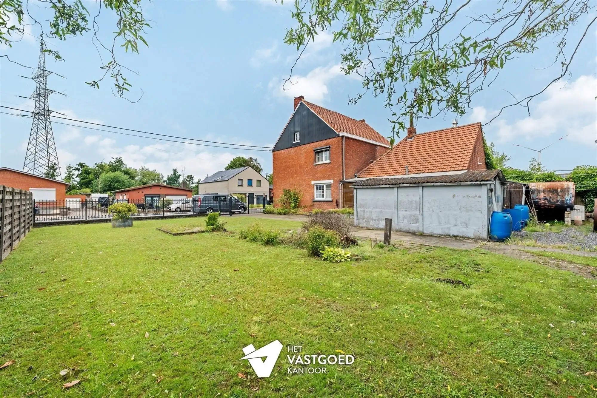 CHARMANTE TE RENOVEREN WONING, RUSTIG GELEGEN OP EEN RUIM PERCEEL VAN 11 ARE. foto 22
