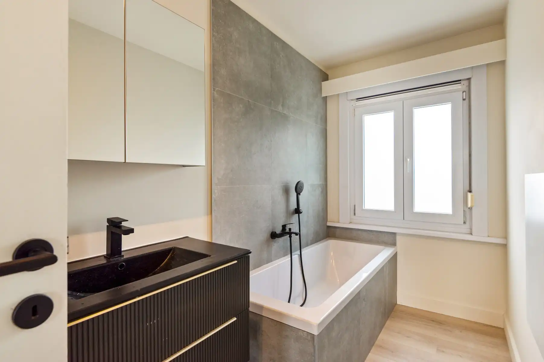 Gerenoveerde halfopen bebouwing nabij het centrum van Lier. foto 14