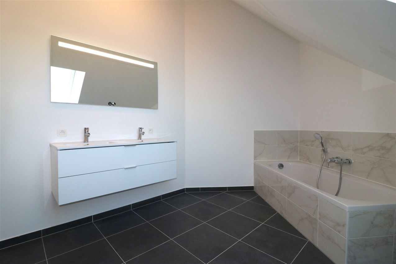 Bijzonder opgevat penthouse, 2 slpk., garage, groot terras foto 26