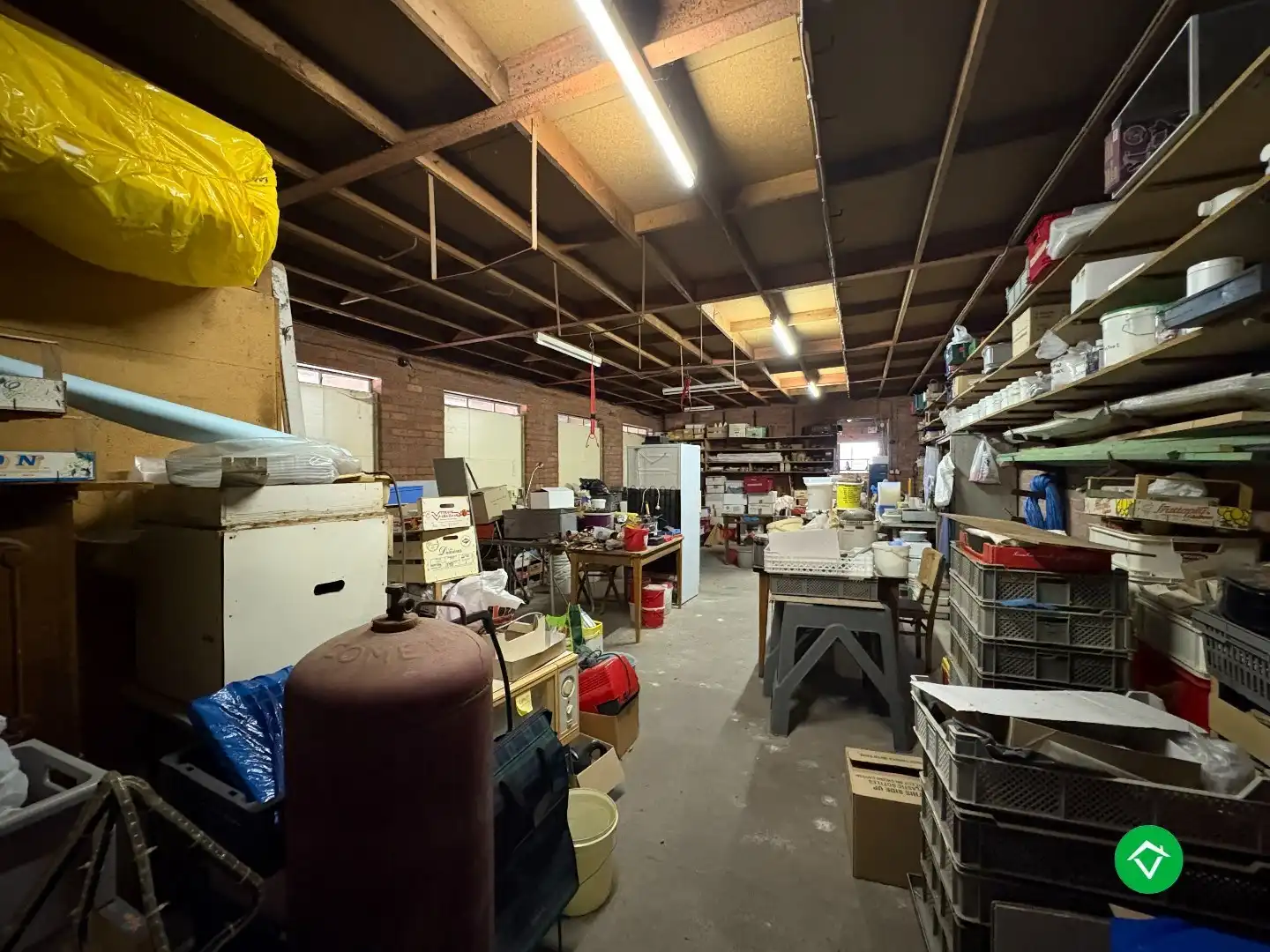 Projectgrond in centrum Koekelare – voormalig handelspand foto 11