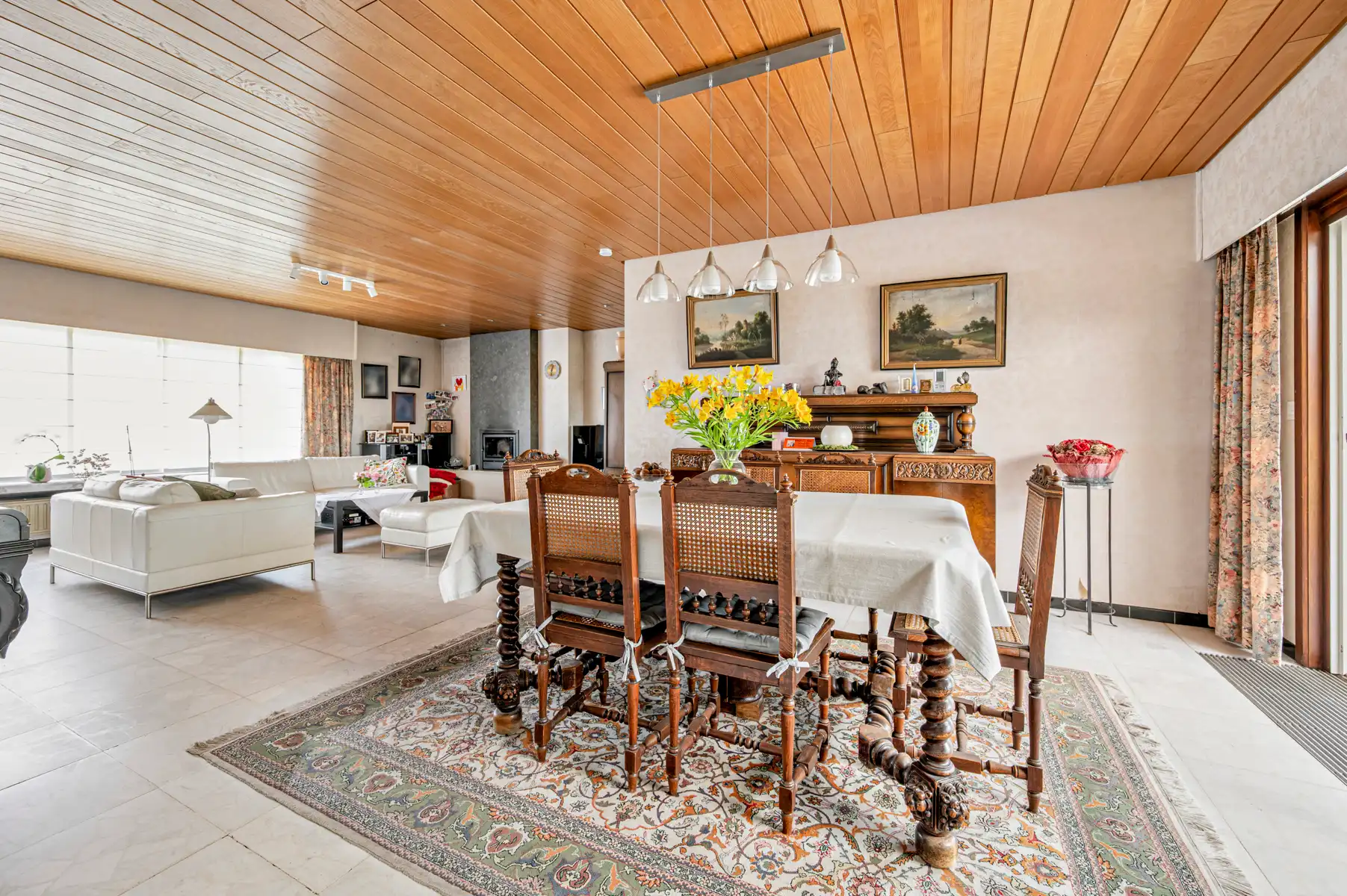 Ruime open bebouwing met prachtige tuin  foto 8