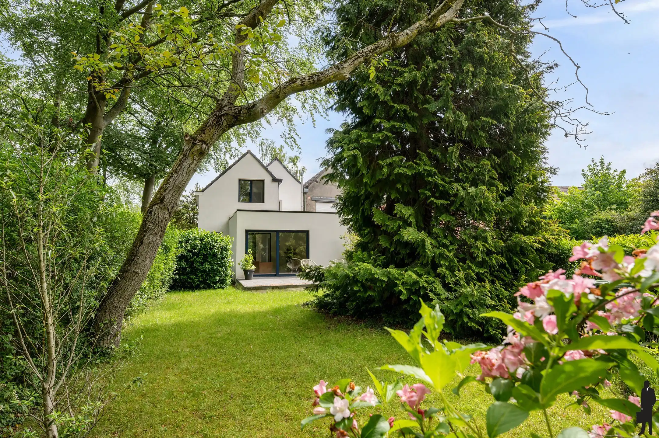 Gerenoveerde woning op ca. 520m2 met 3 slaapkamers en bureau foto 3