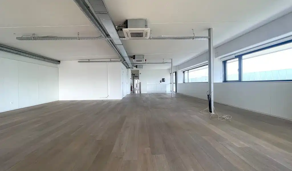 Instapklare kantoorruimte te huur in Burcht foto 8