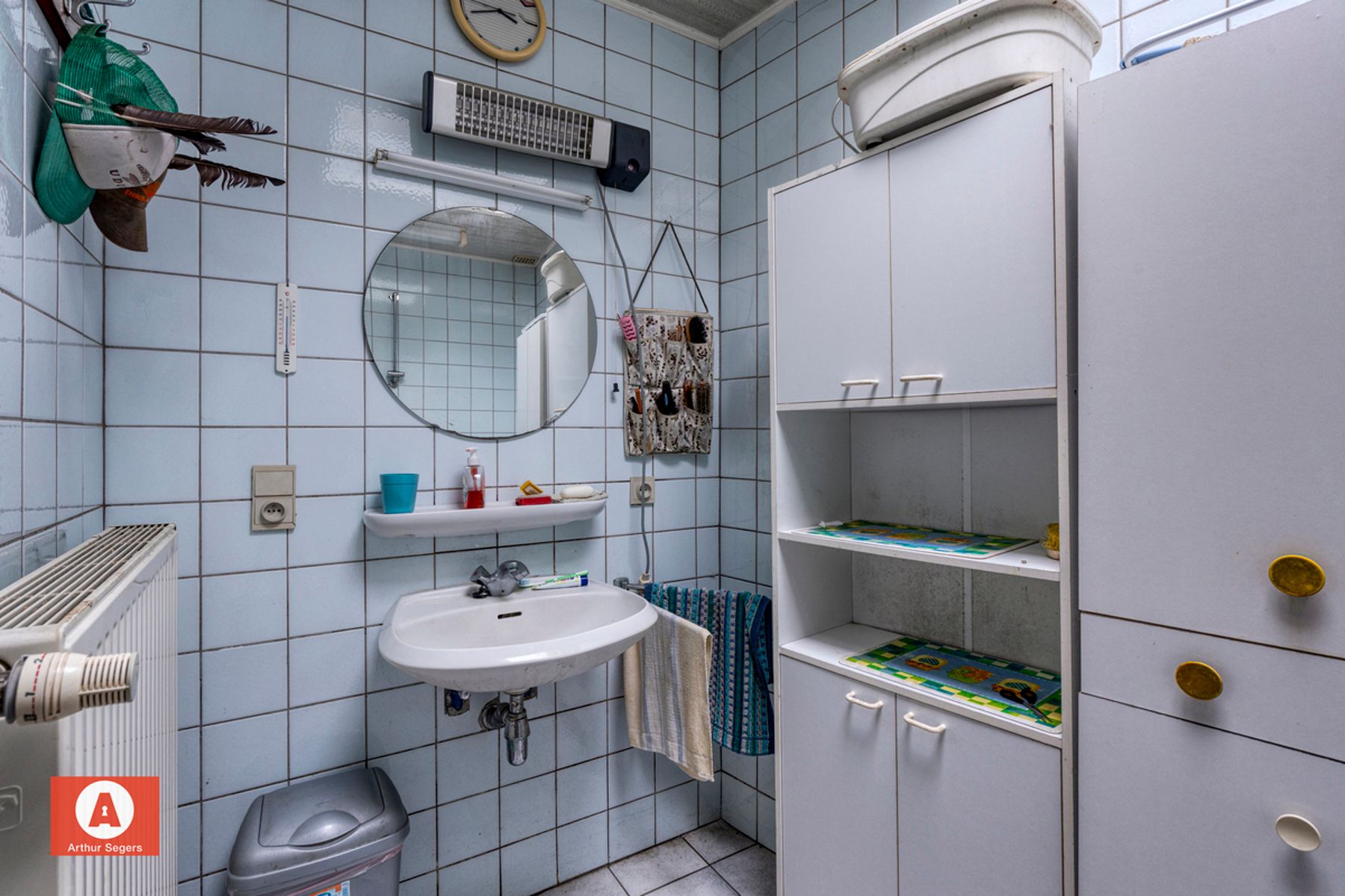Te renoveren half-open bebouwing op gunstige ligging foto 12