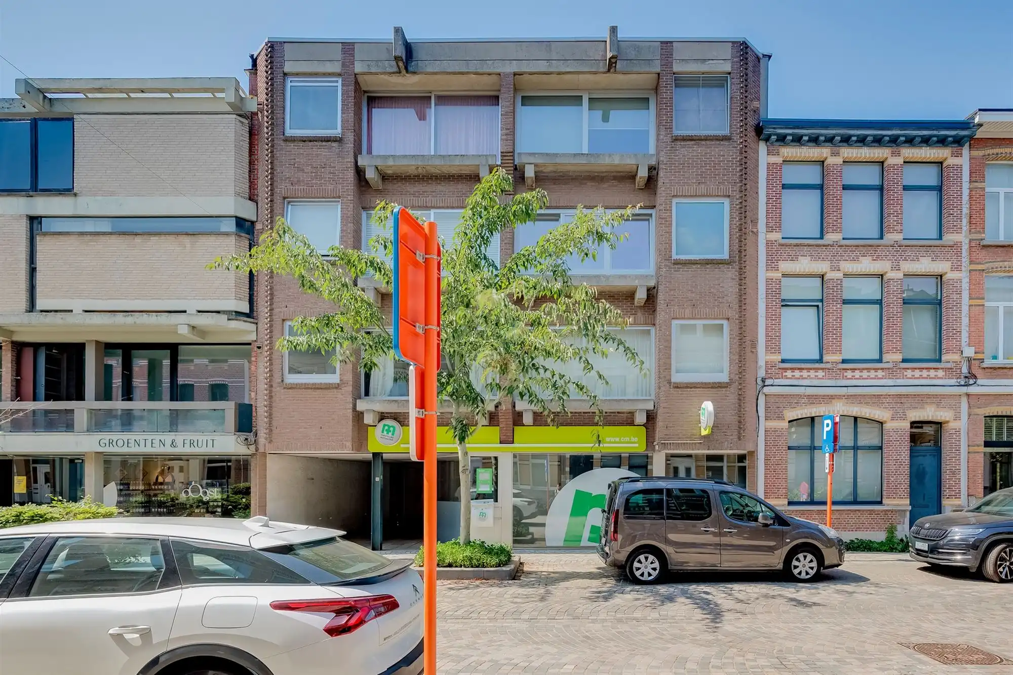 Ruim handelsgelijkvloers op uitstekende ligging!  foto 16