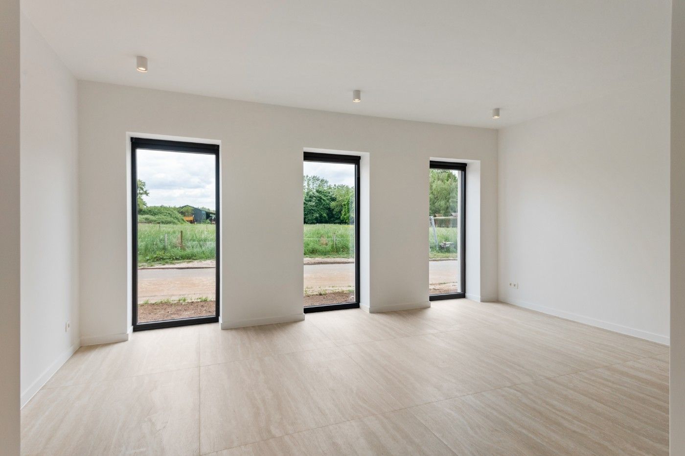 Prachtig gerenoveerde, vrijstaande woning met 4 slpk., tuin en polyvalent bijgebouw foto 10
