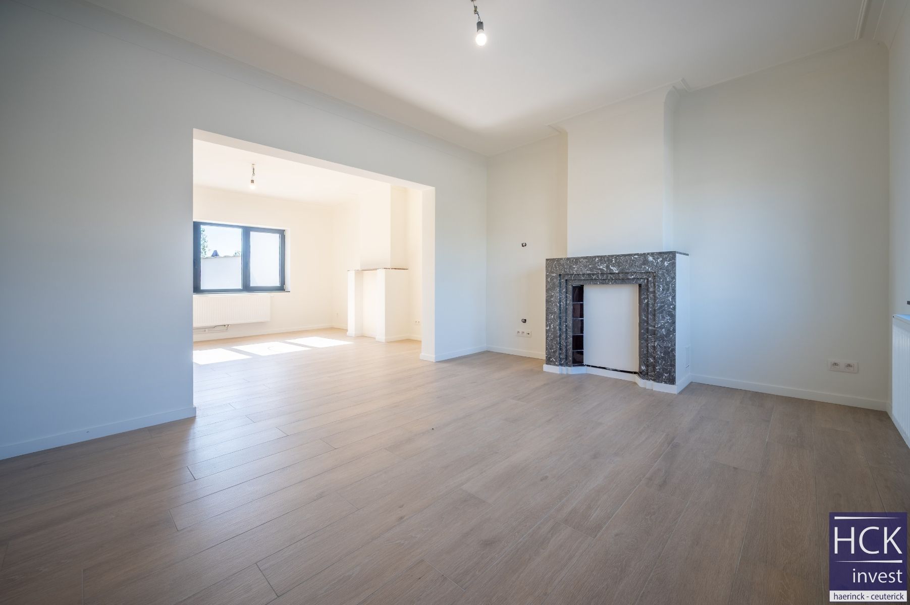 KRUISHOUTEM - Gerenoveerde en instapklare woning met 4 SLPK! foto 3