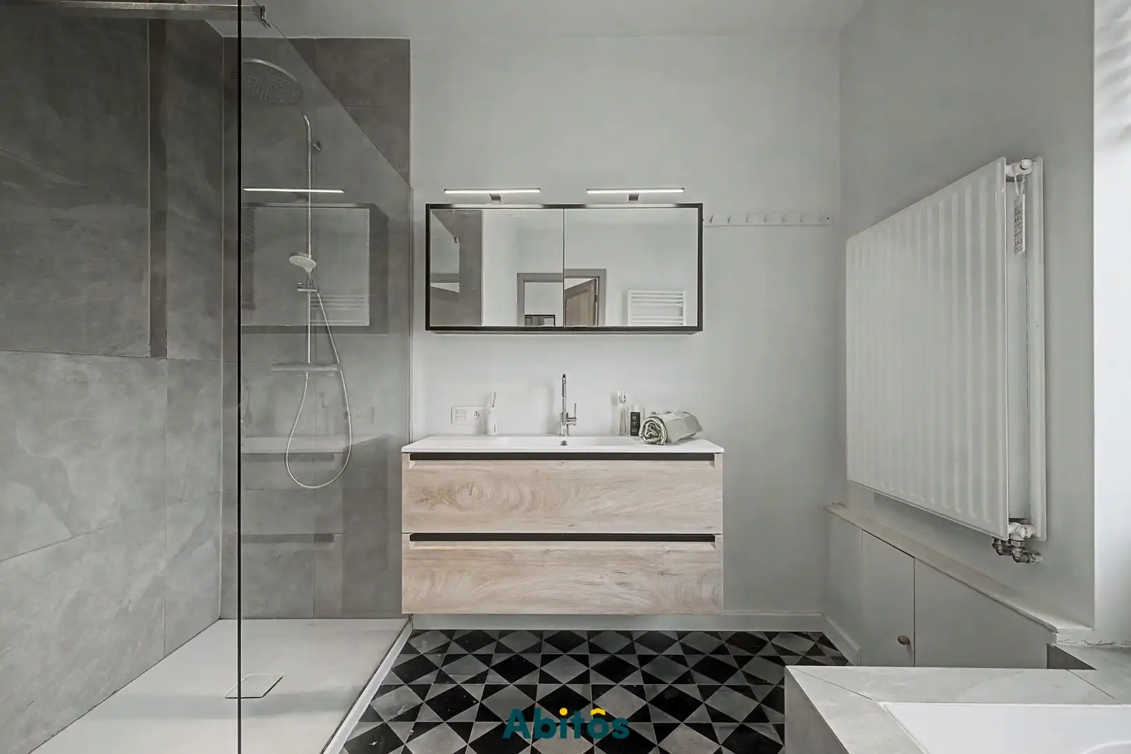 Instapklare woning met drie slaapkamers en leuke tuin foto 18