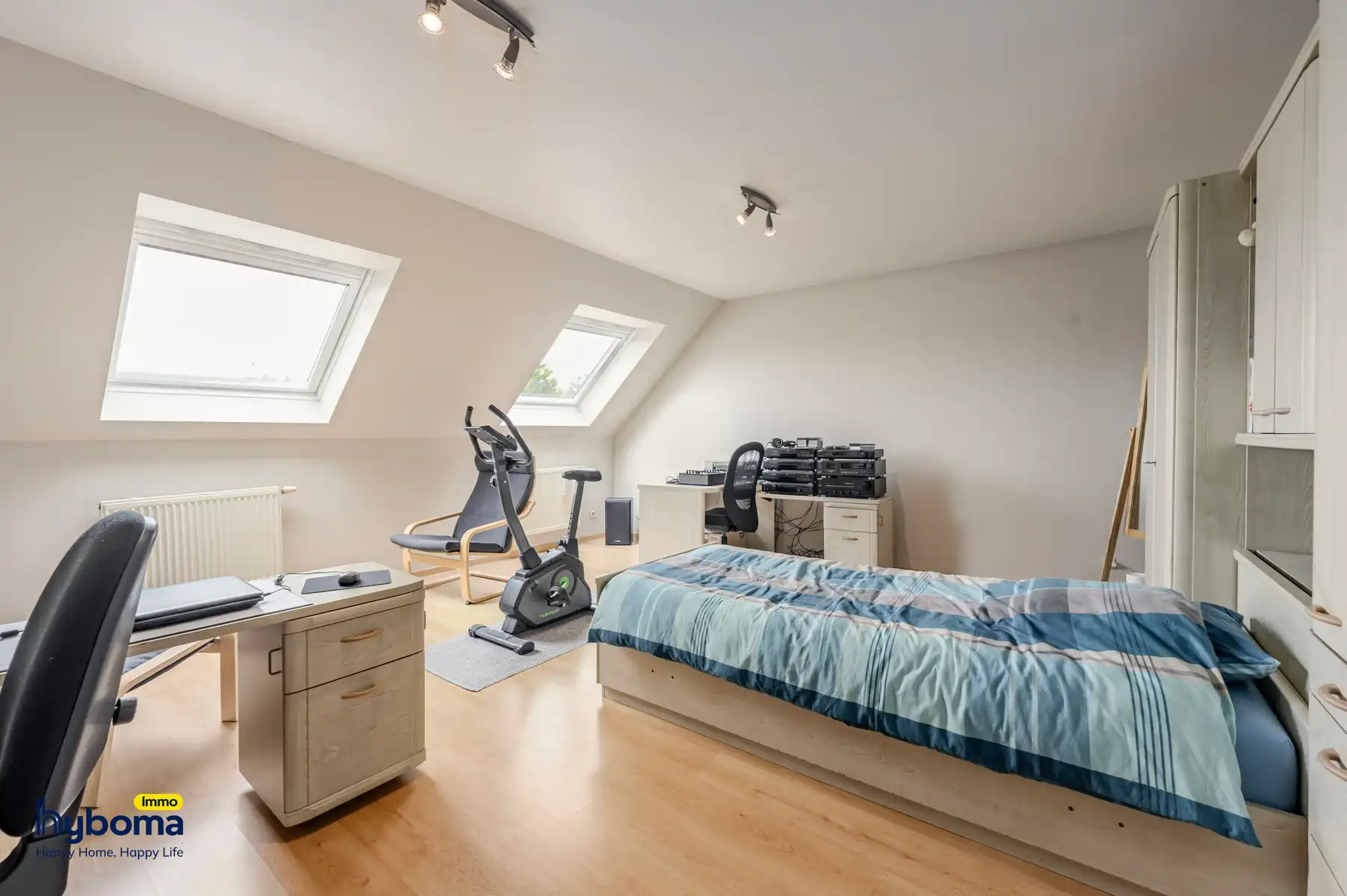 Instapklare woning met handelsruimte in centrum Kortemark foto 11