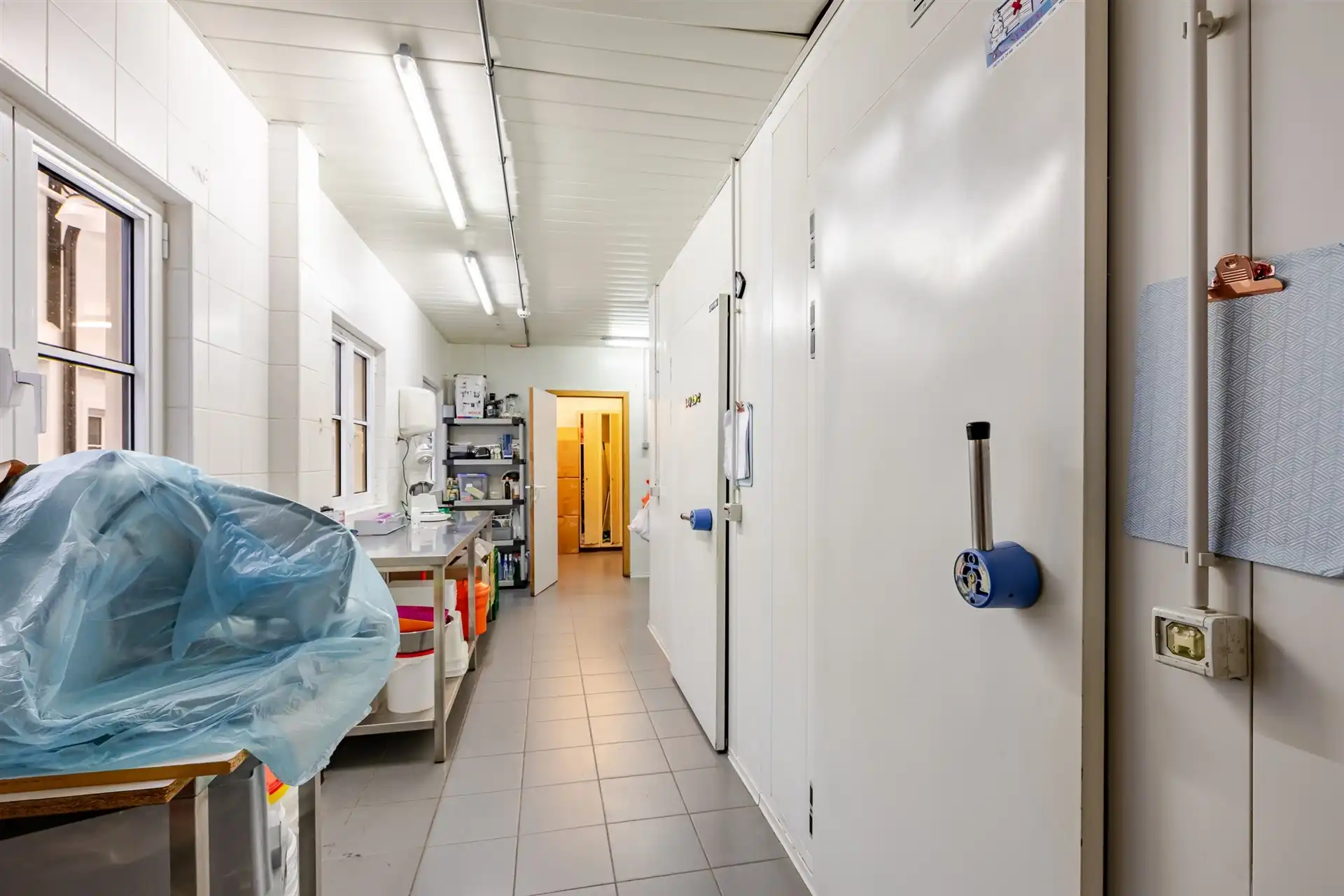 Overname: succesvolle broodjeszaak met topligging in het centrum foto 9