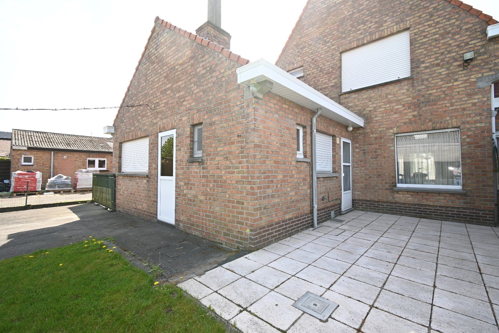 Alleenstaande woning met garage en tuin  foto 26