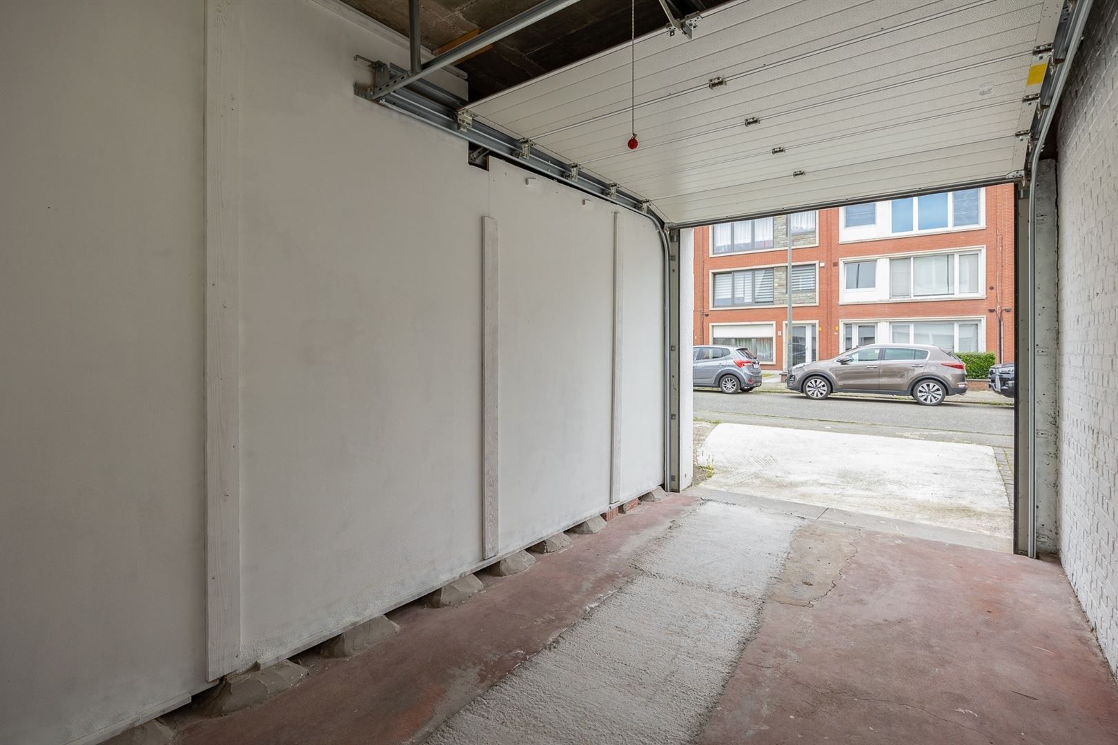 Gerenoveerd gelijkvloers 1-slaapkamer appartement met garagebox foto 20