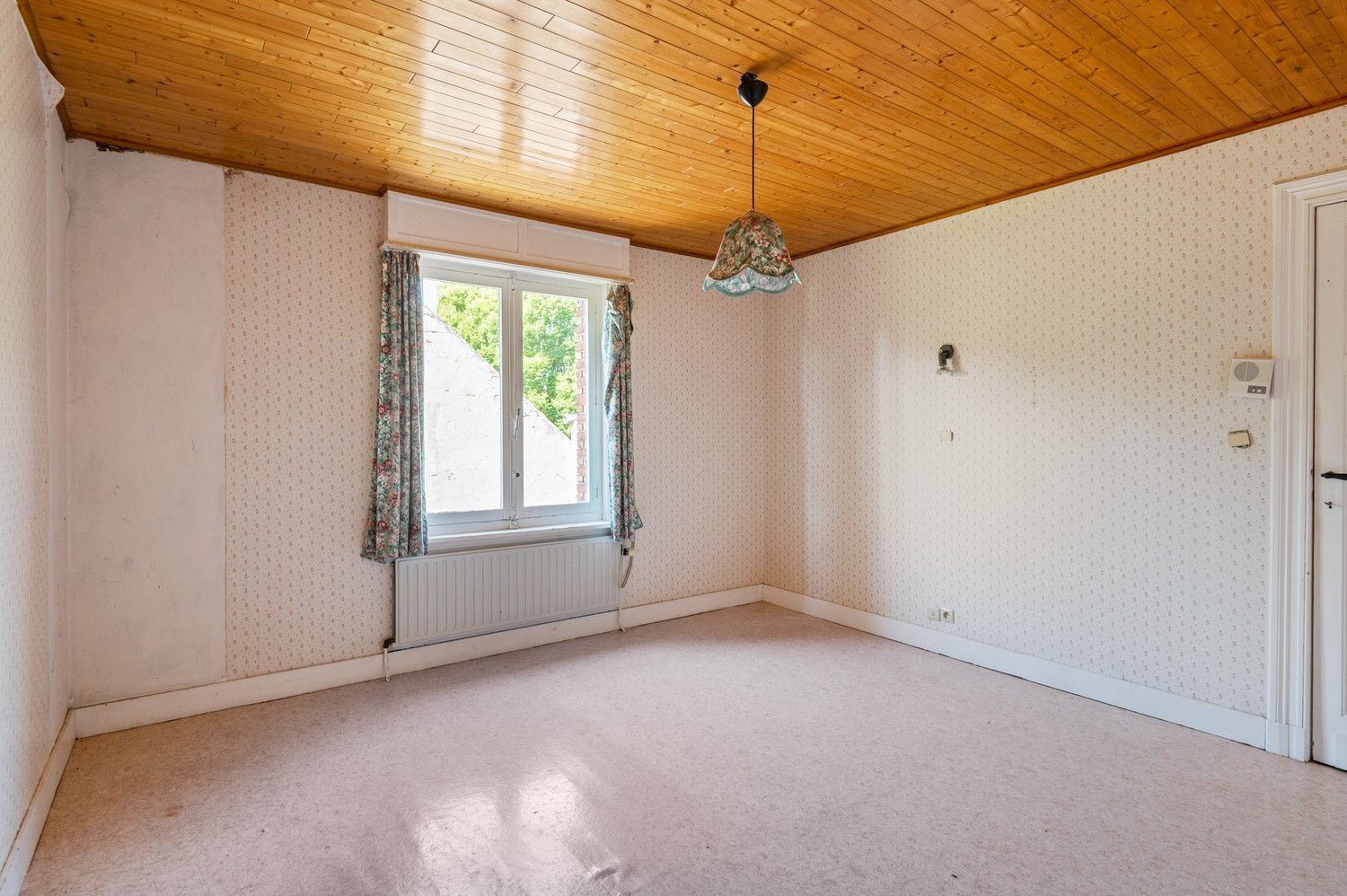 Charmante renovatiewoning + bouwgrond te Ranst! foto 13