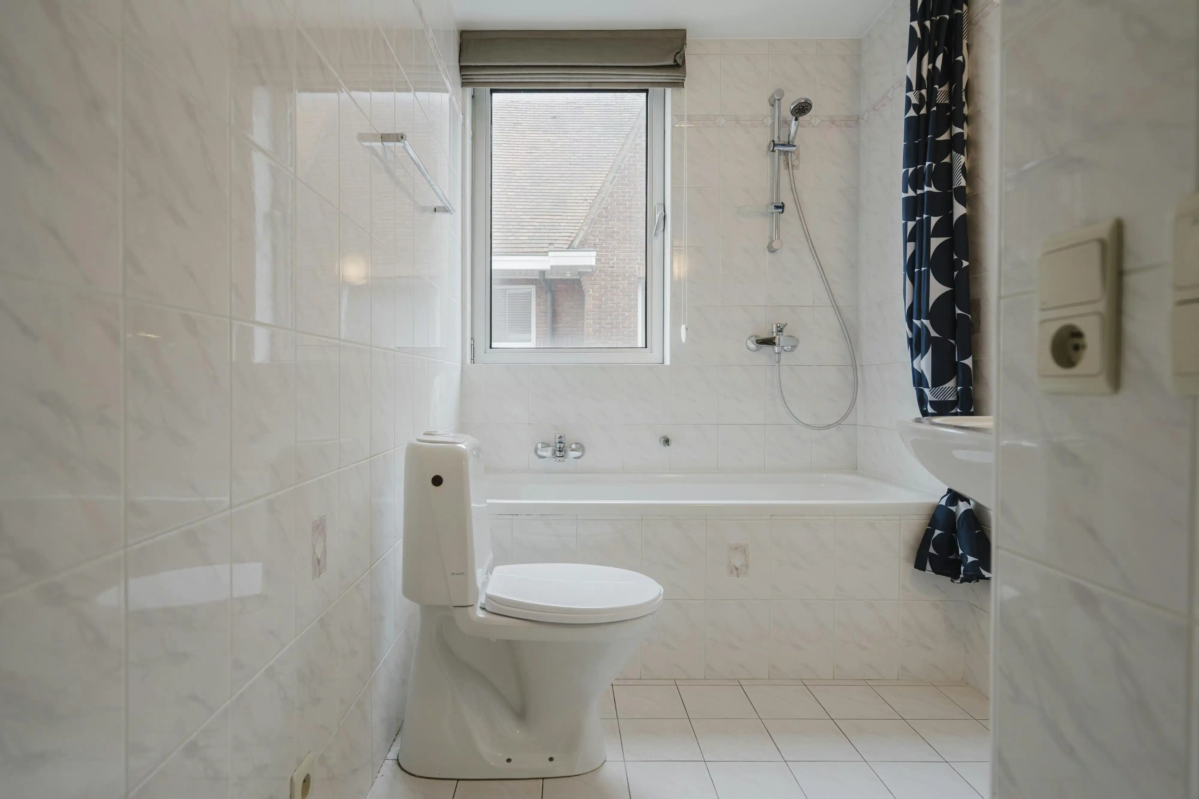 Instapklaar appartement te koop nabij centrum Kortrijk! foto 13