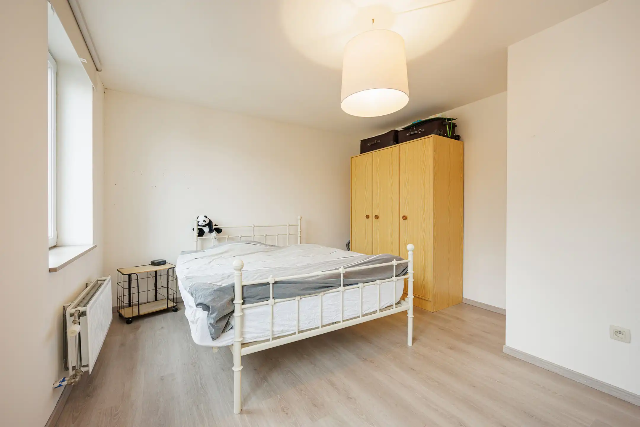 Instapklare  woning met drie slaapkamers en stadstuintje foto 16