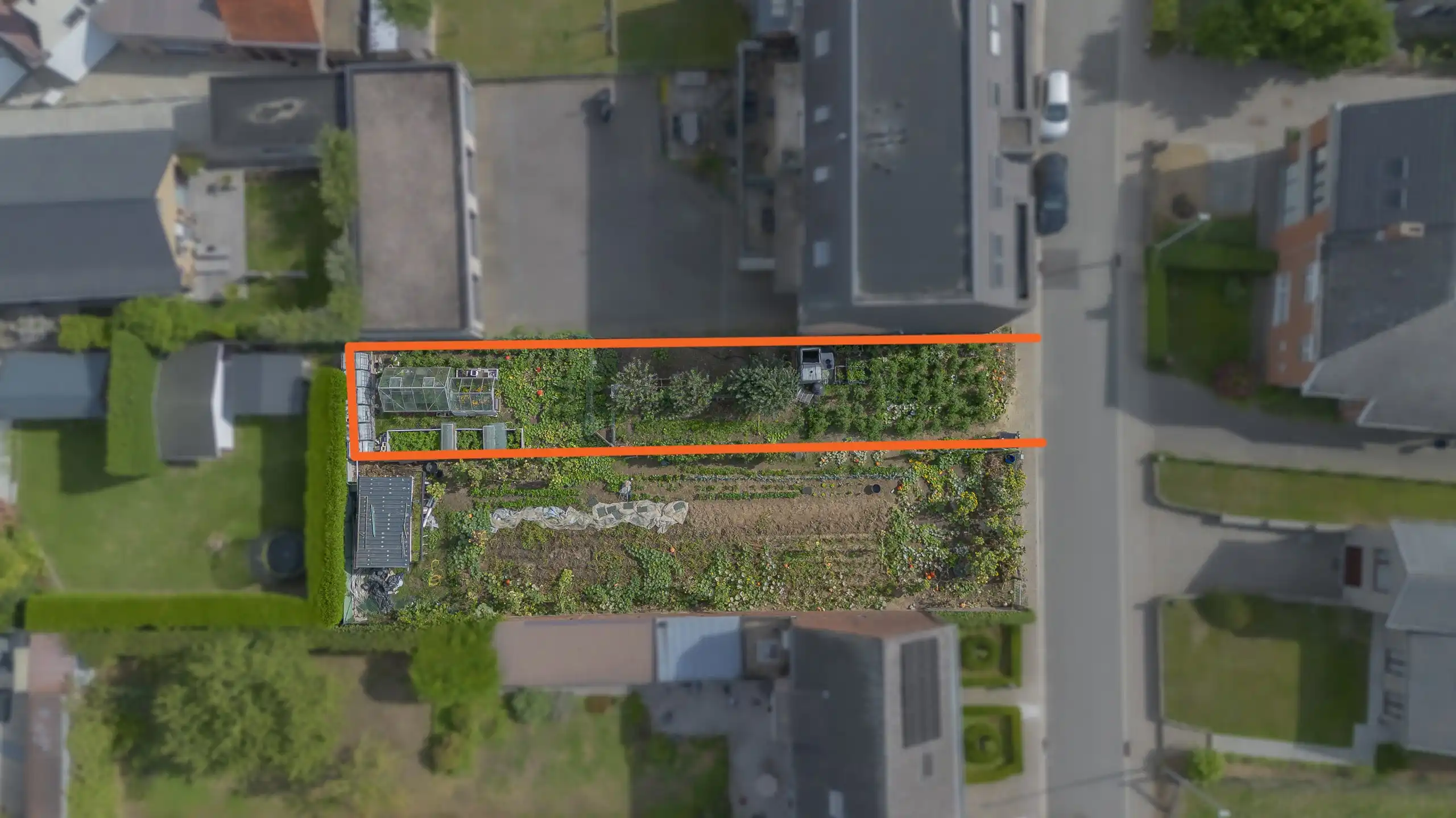 HAALTERT - Rustig gelegen bouwgrond voor gesloten bebouwing foto 3