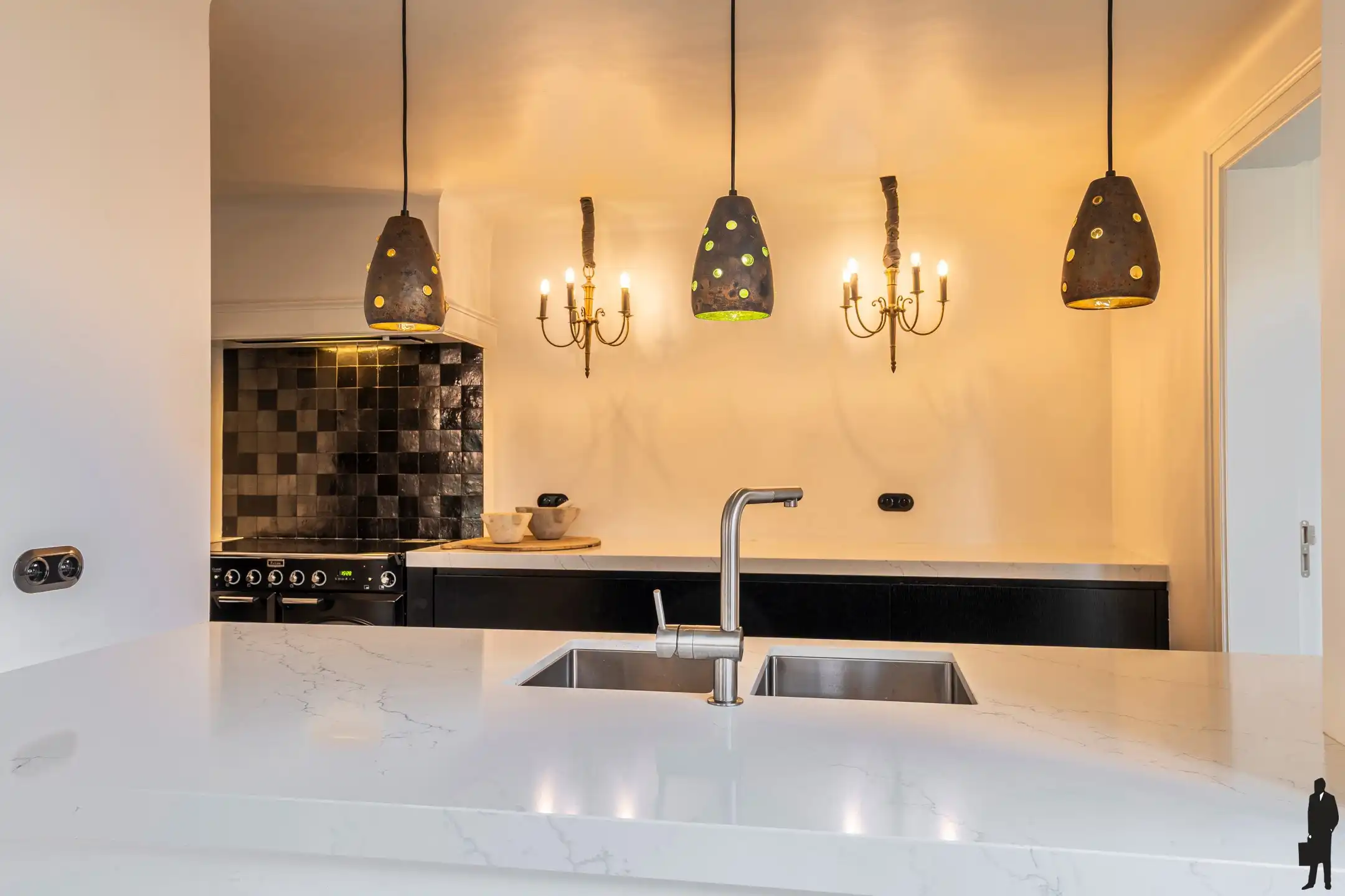 Karakteristieke, luxueuze woning op top locatie te Hoogstraten. foto 16