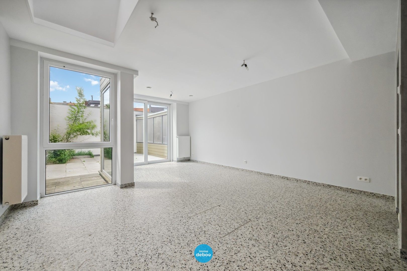 Opbrengsteigendom met ruime werkplaats/garage & 3 units foto 7