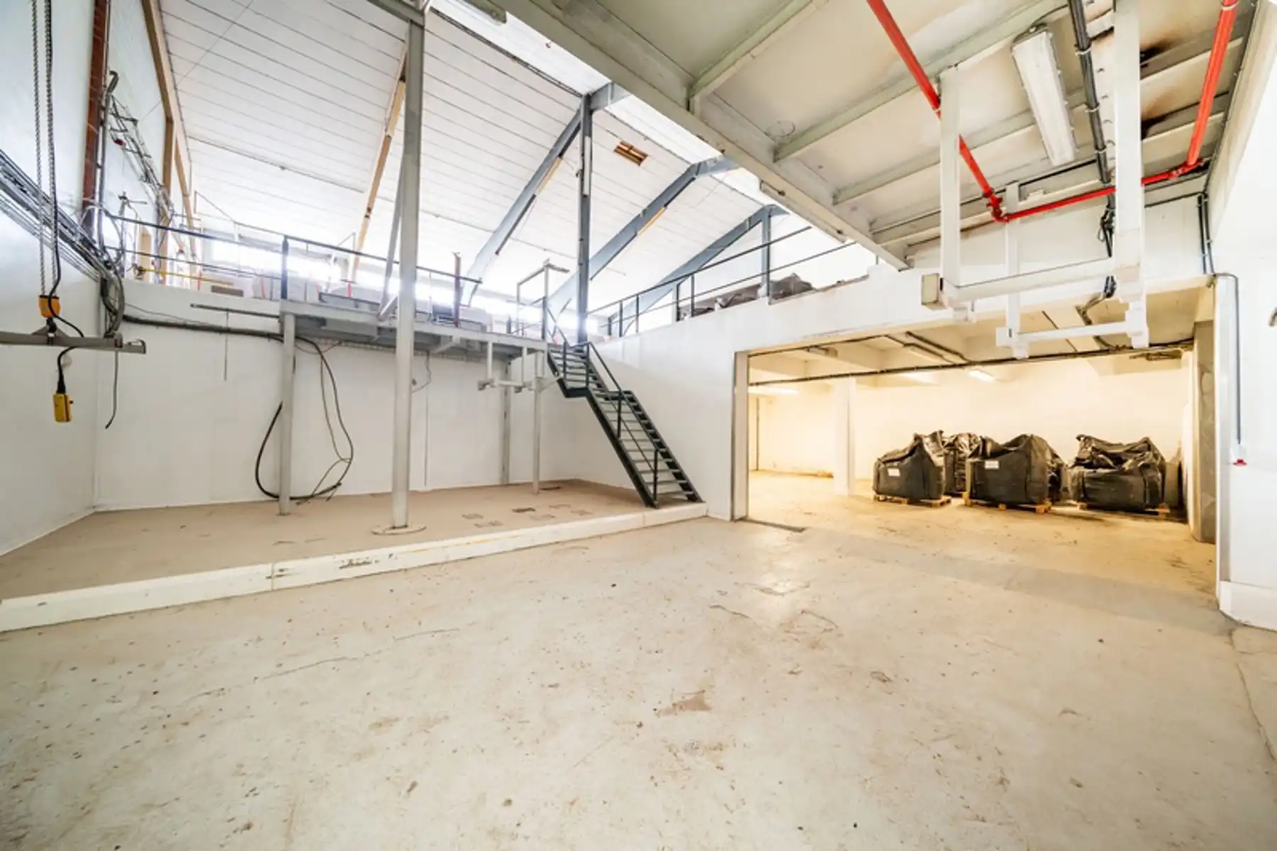INDUSTRIELE SITE - 29.249 M² - DRIELANDENPUNT BE-NL-DE foto 3