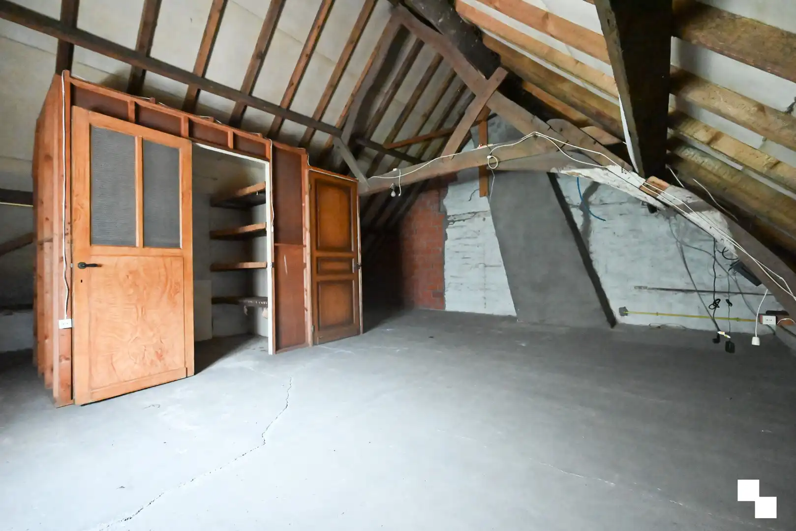 Compleet te renoveren woning / af te breken woning op rand van villawijk te Bosmolens foto 15