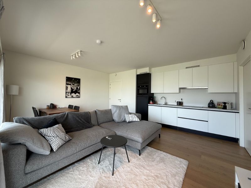 Modern en rustig gelegen appartement met mooi terras foto 4
