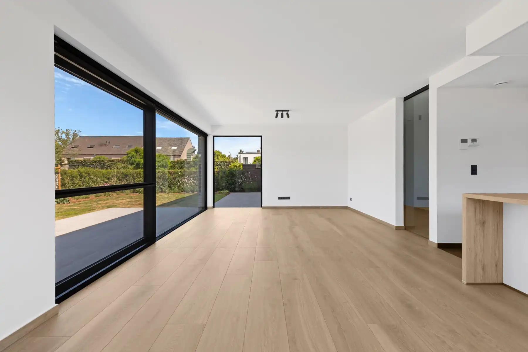 Top gelijkvloers appartement met tuin en terras te huur! foto 5