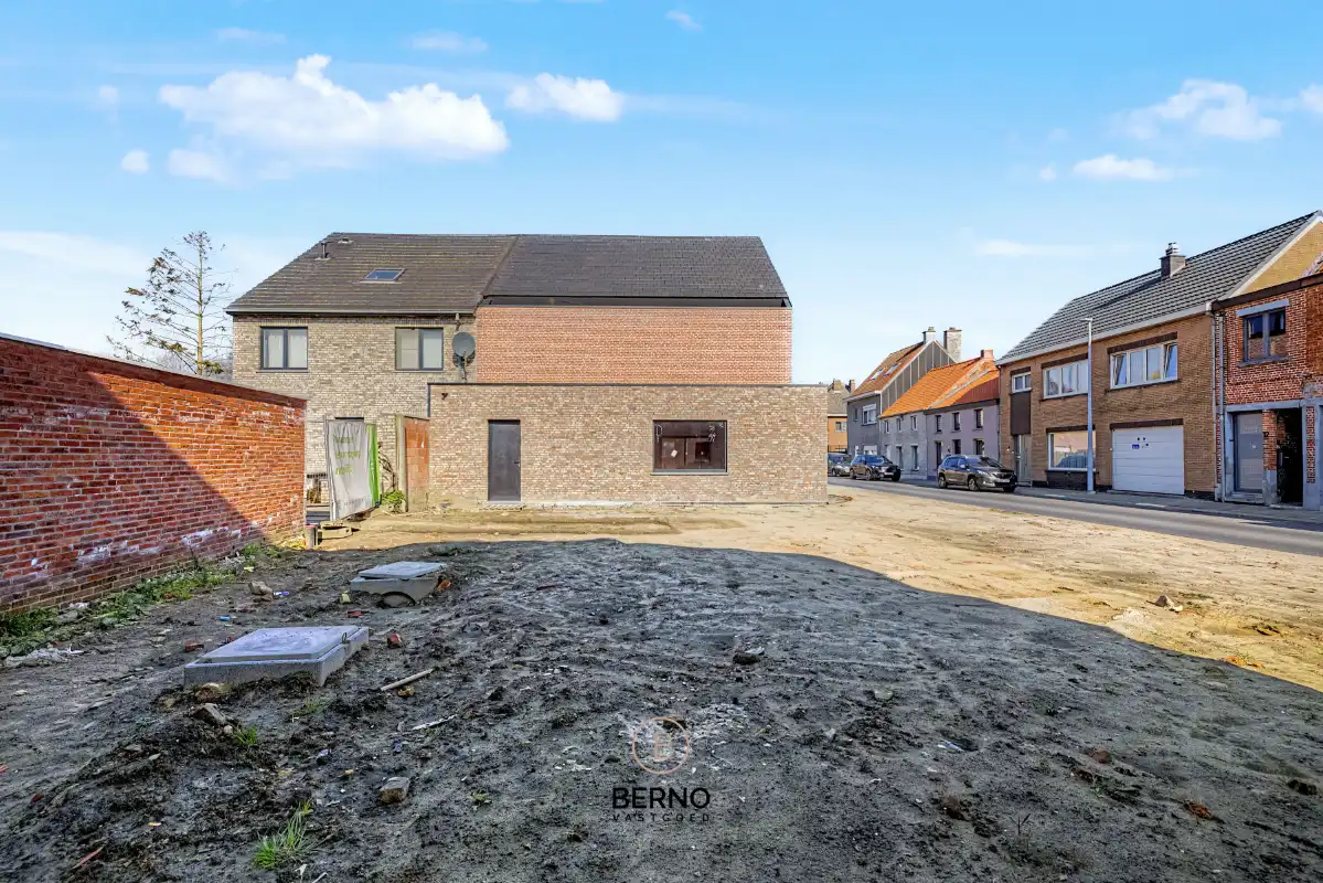 Ruime nieuwbouwwoning met mooie tuin en grote garage foto 8