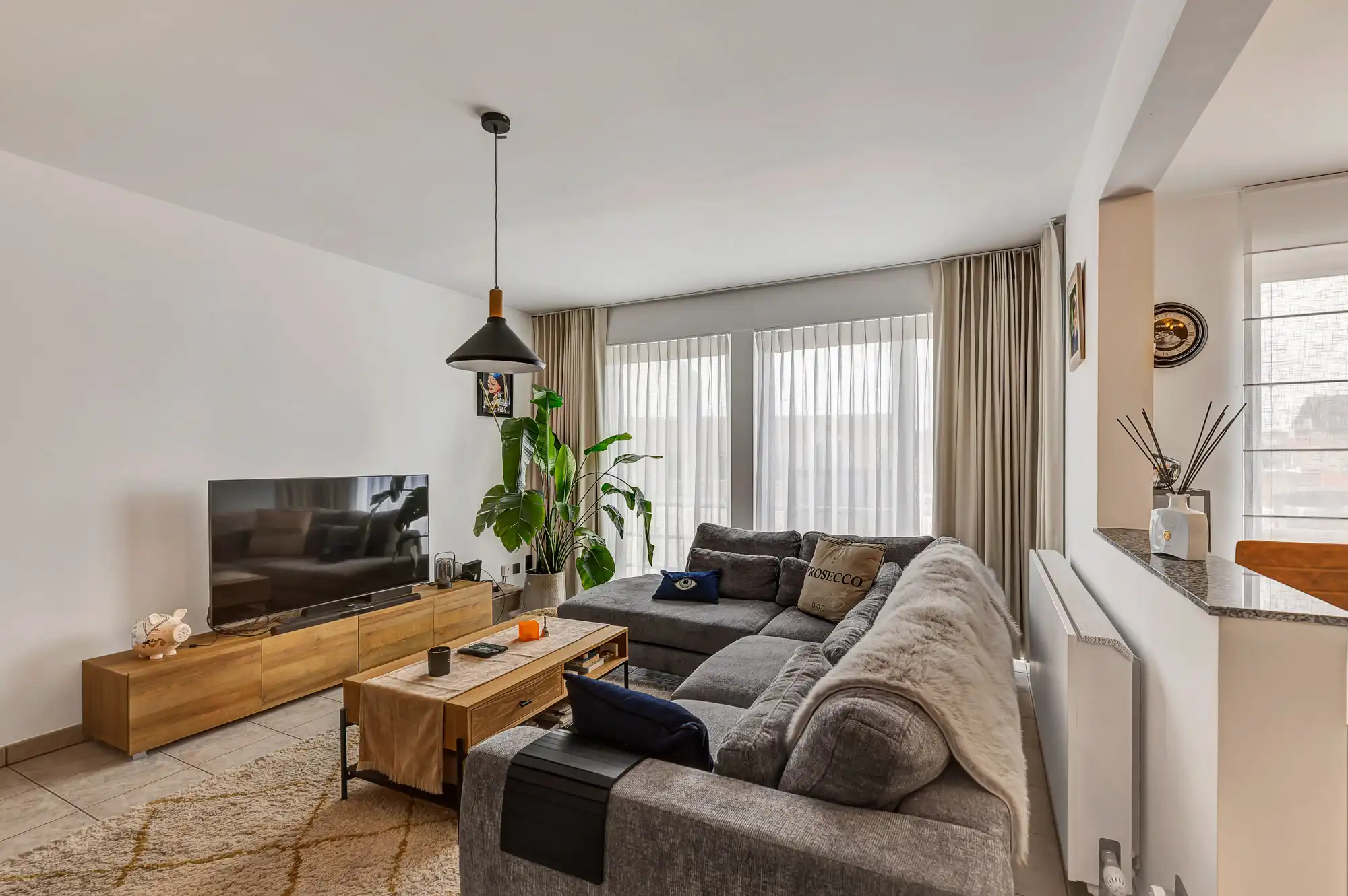Instapklaar, centraal gelegen appartement met garage foto 4
