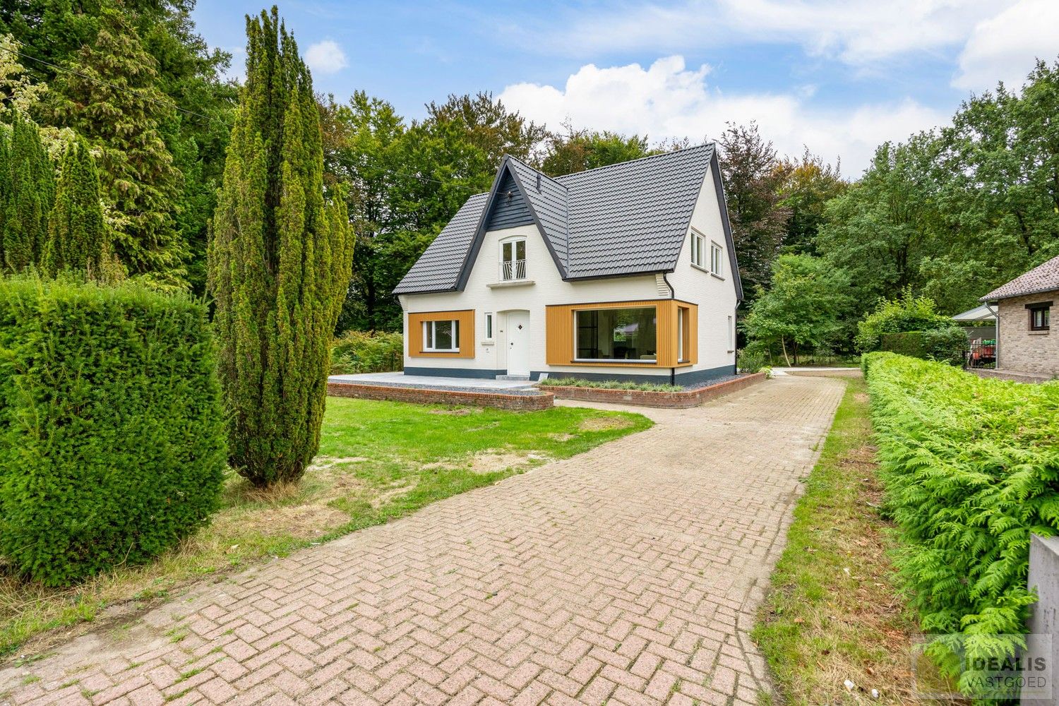 PRACHTIG GELEGEN EN INSTAPKLARE VILLA IN NIEUWBOUWSTAAT! foto 2