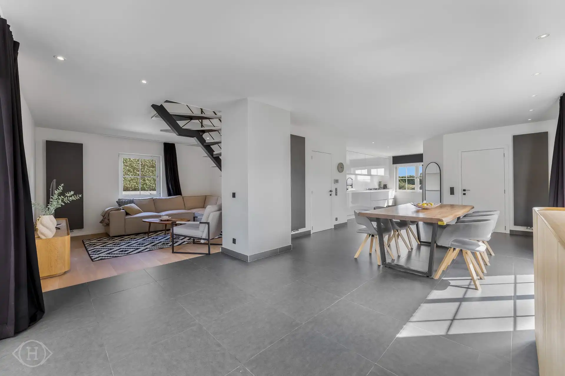 Stijlvol gerenoveerde vrijstaande woning met EPC B foto 6