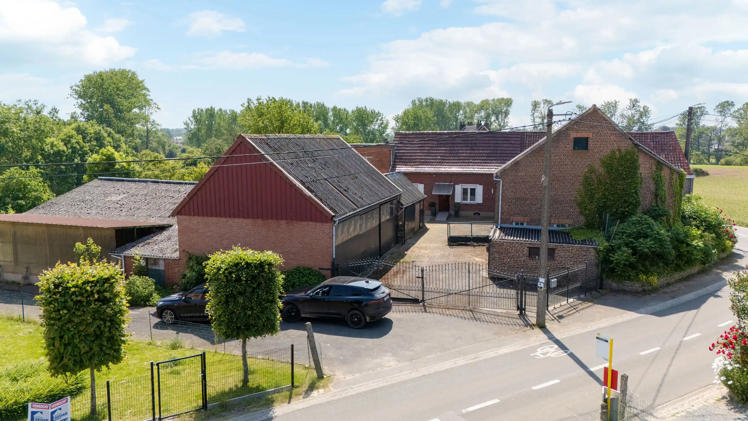 Hoofdfoto van de publicatie: hoeve met loods en bijgebouw op +/-79a