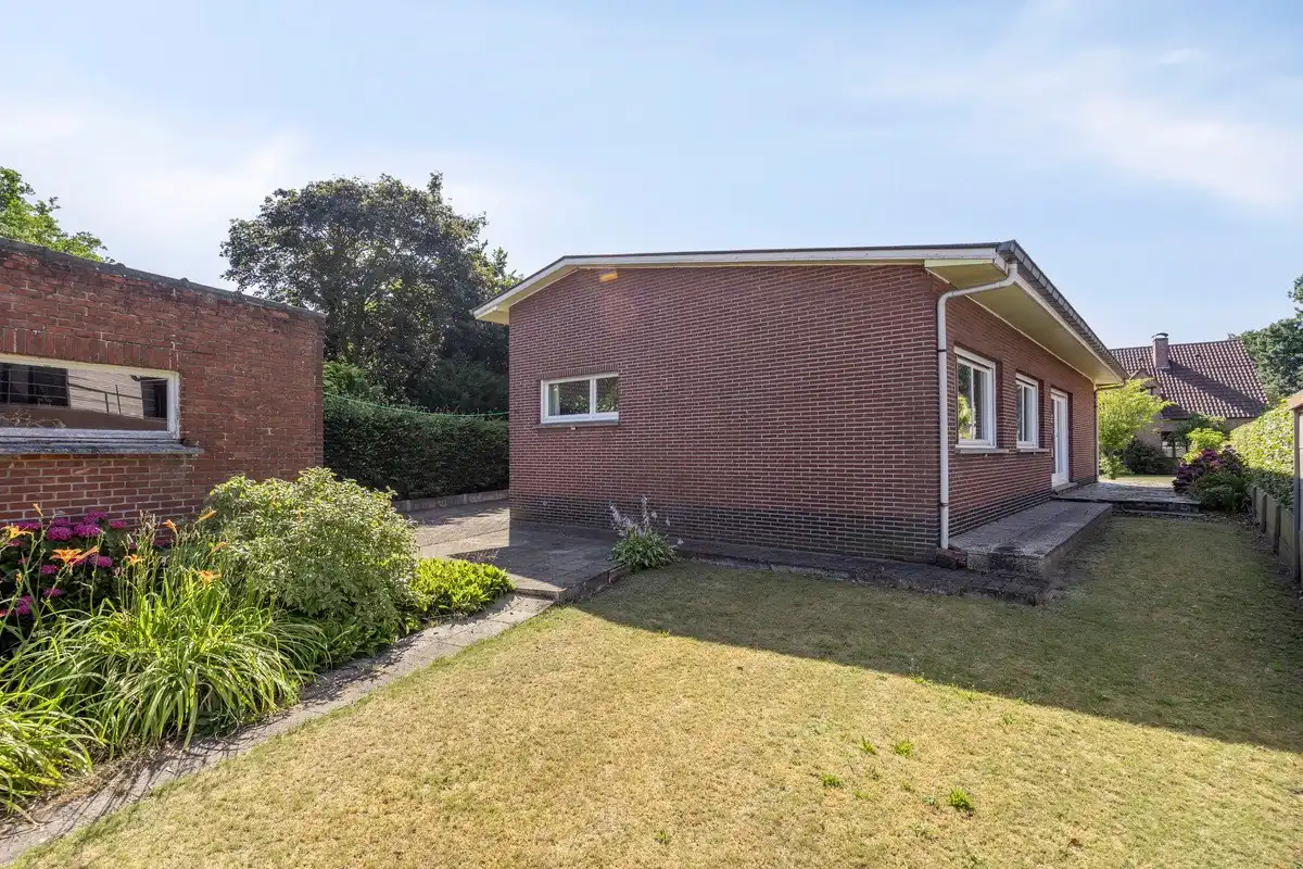 Gelijkvloerswoning met oa 3 slaapkamers in een rustige doodlopende straat. foto 24