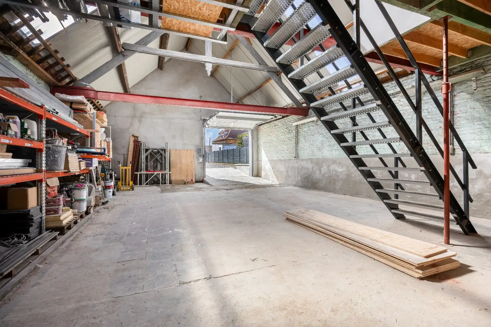 Vernieuwde loods en vergunde bouwgrond voor halfopen bebouwing te Lembeek foto 6