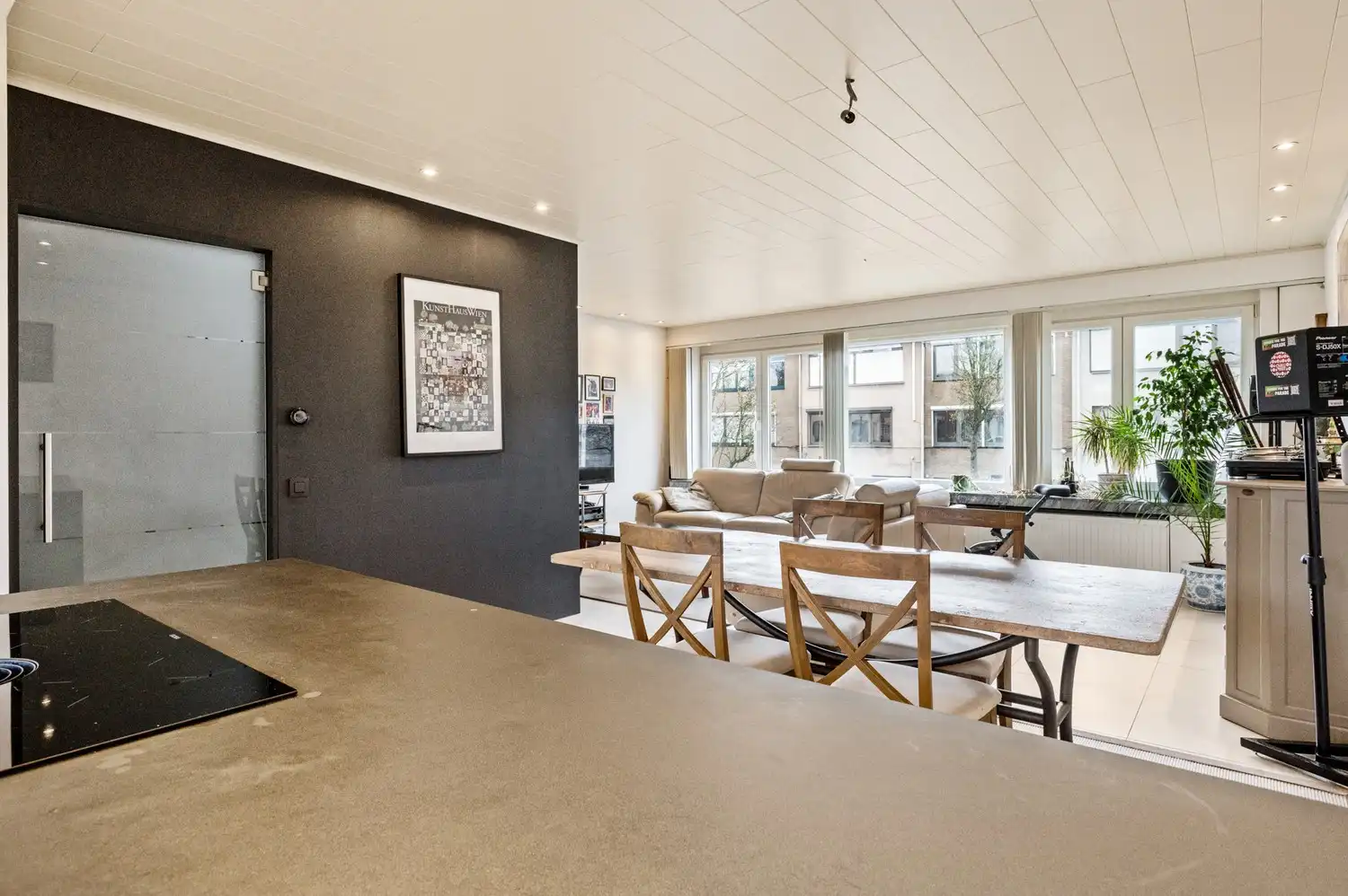 Recent gerenoveerde bel-etage&nbsp;met 3 slaapkamers te koop in Hoevenen! foto 6