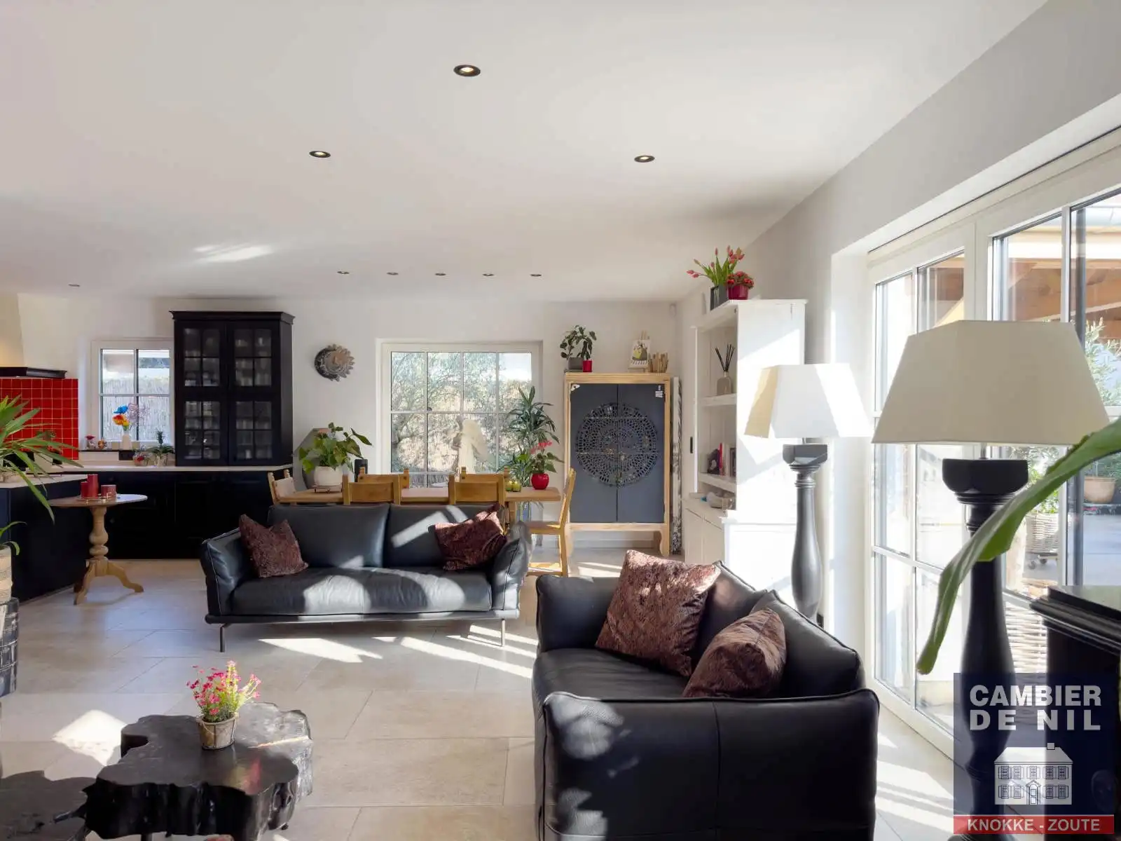 Alleenstaande woning in een residentiële omgeving foto 6