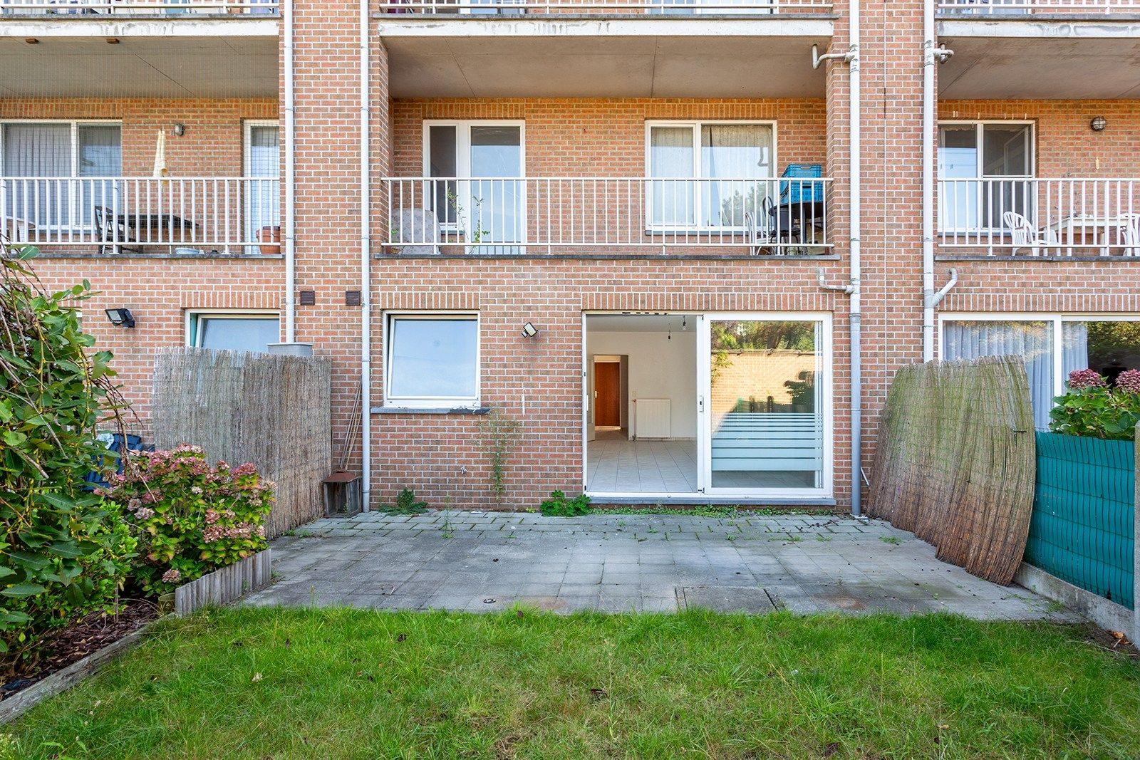 Mooi gelijkvloers appartement met tuin foto 8