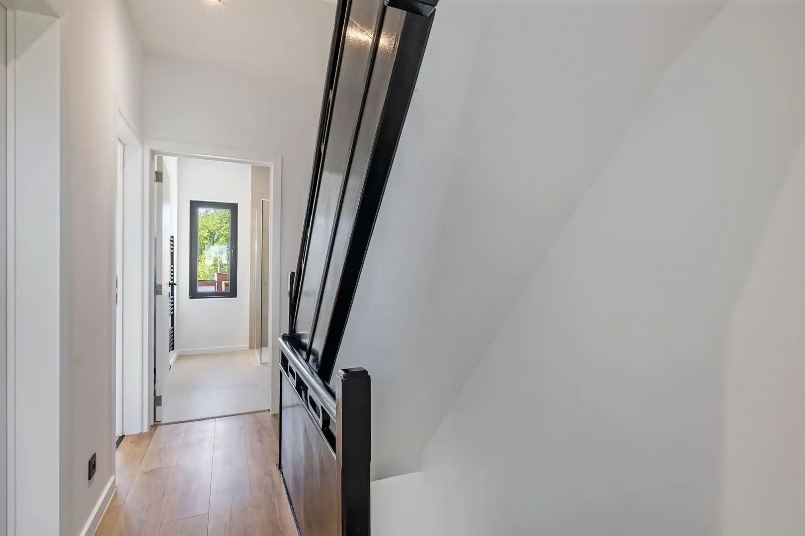 Totaal gerenoveerde en energiezuinige woning  foto 17
