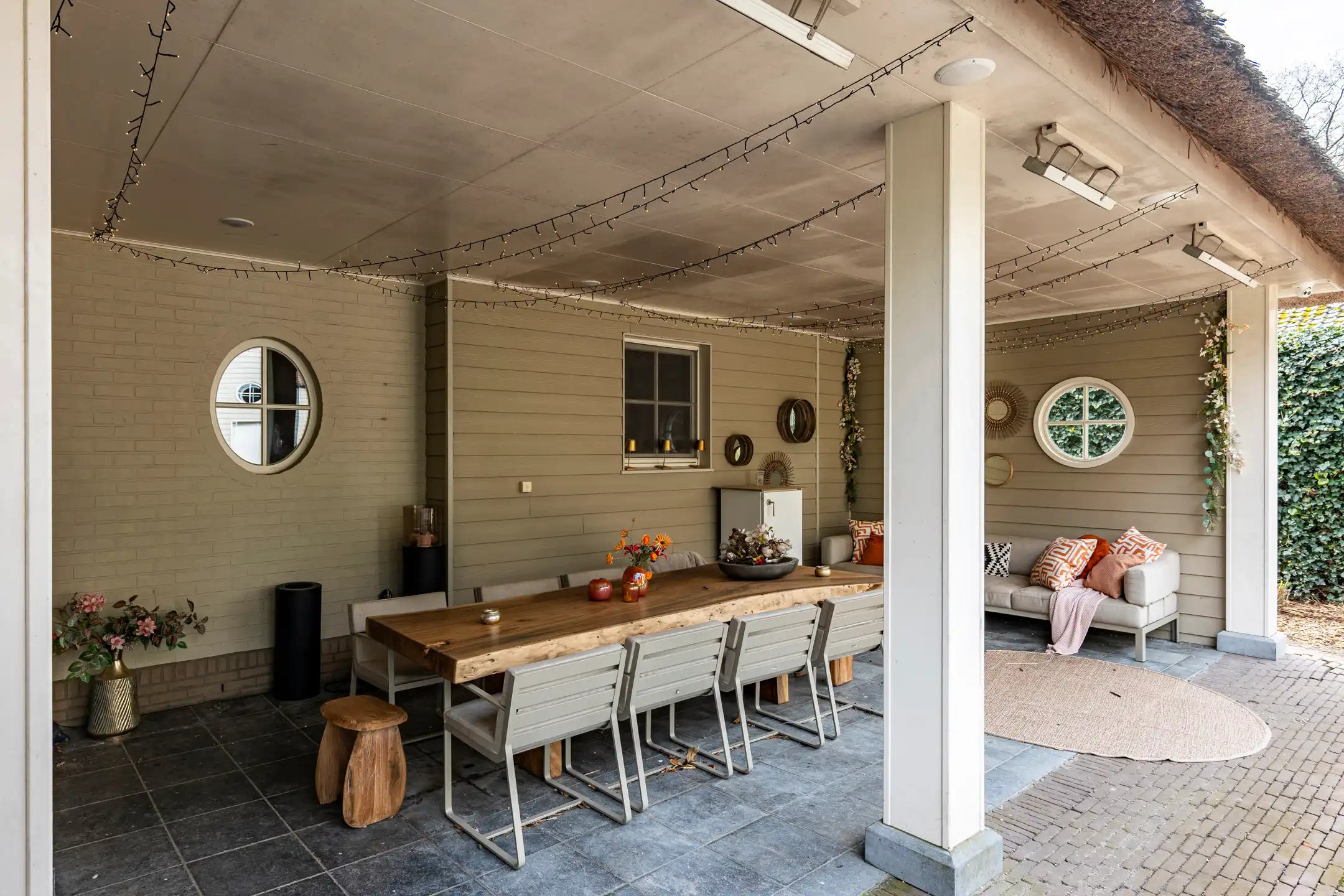 Rietgedekte villa op 2.000 m² met zwembad foto 25