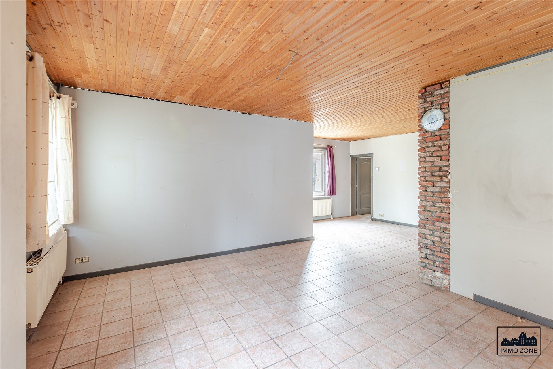Te renoveren woning in centrum Hamme met veel potentieel foto 5