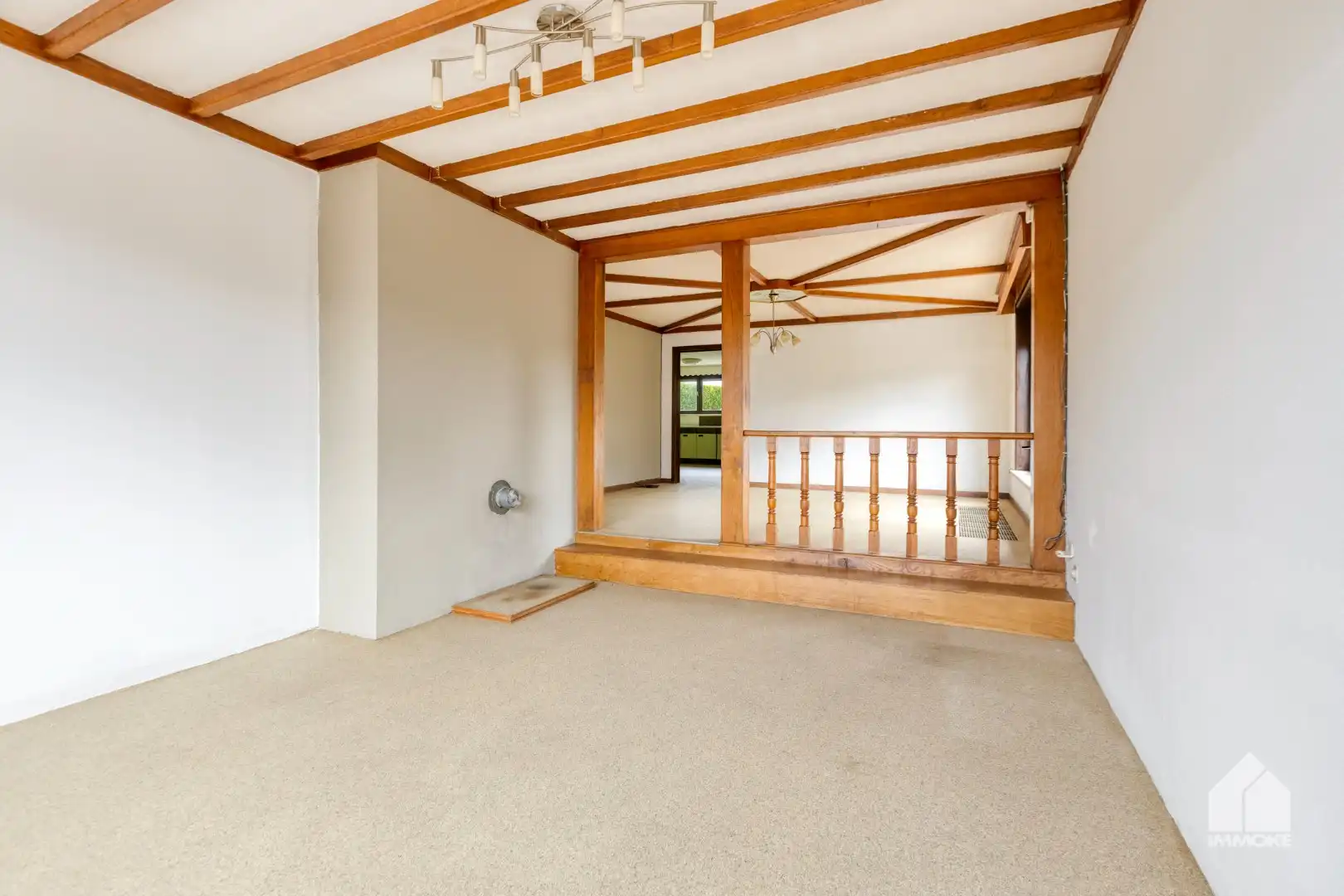 Te renoveren woning op 8a 40ca met 3 slpk en vrijstaande garage. foto 4