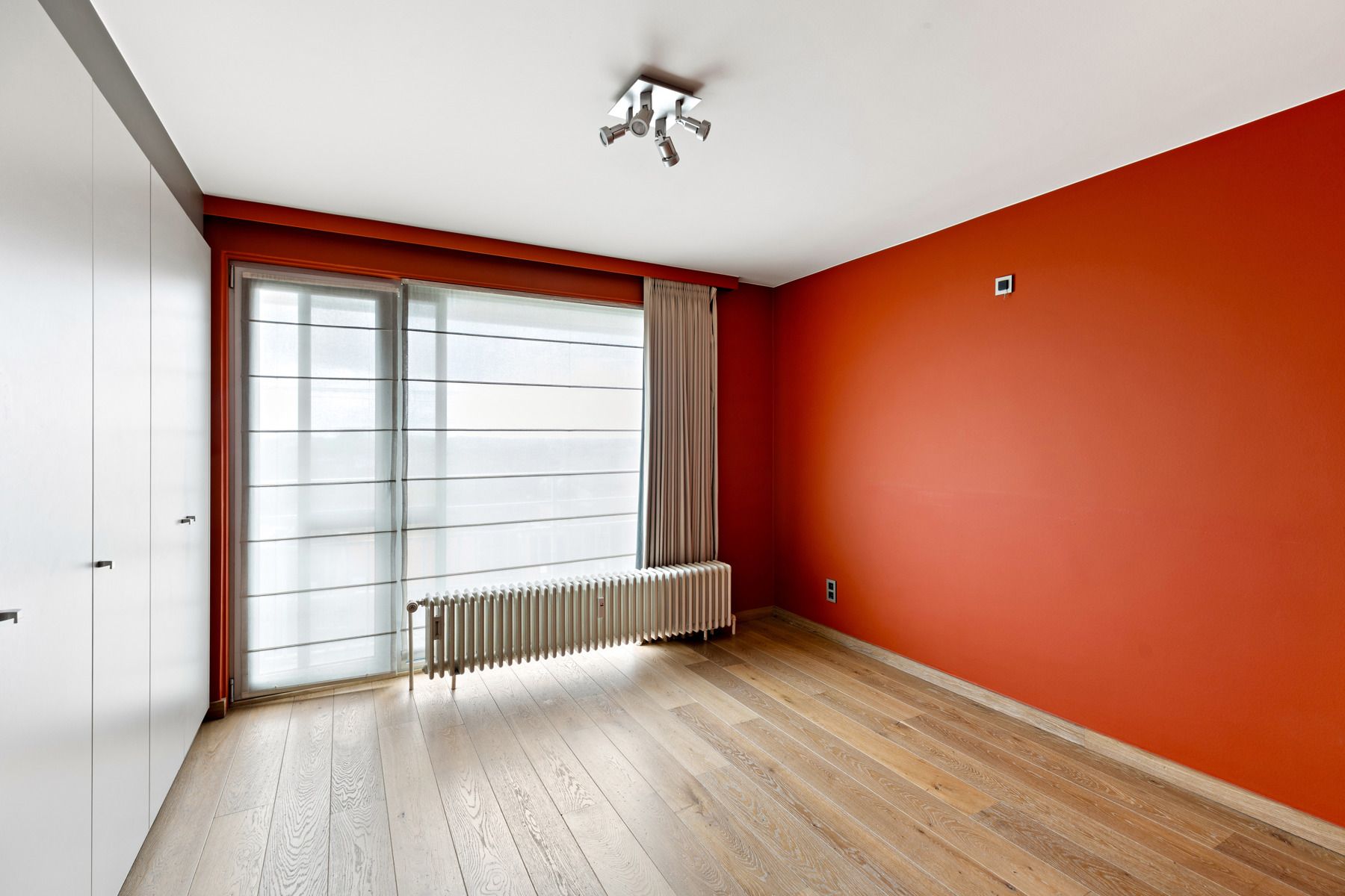 Ruim 2 slpk. zicht-appartement met garagebox foto 7