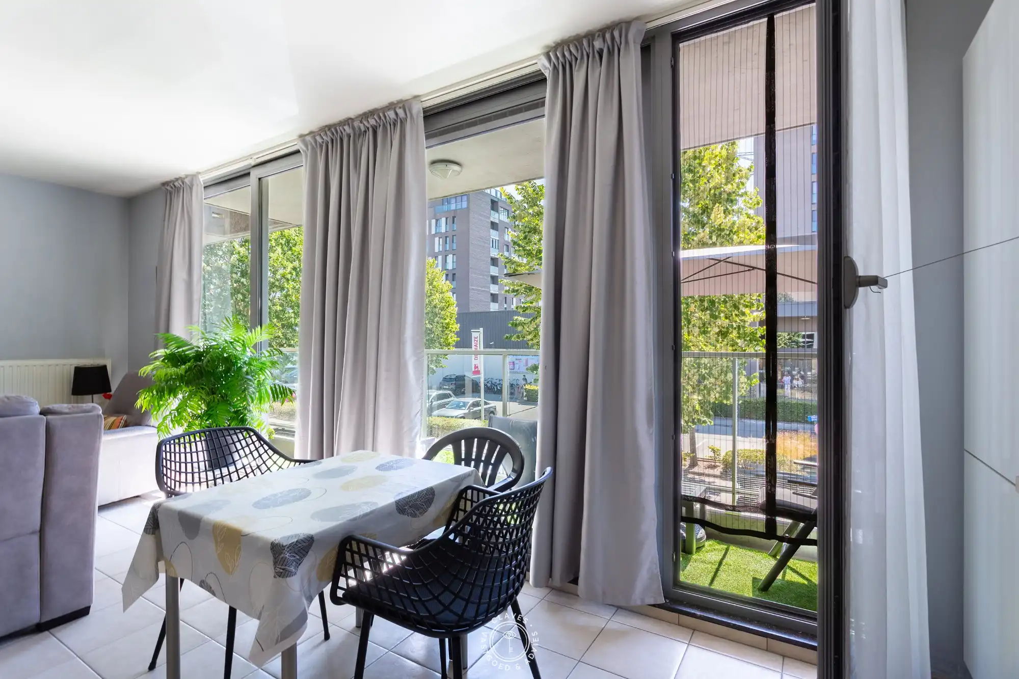 Goed gelegen appartement met terras, autostaanplaats en Scheldezicht foto 7