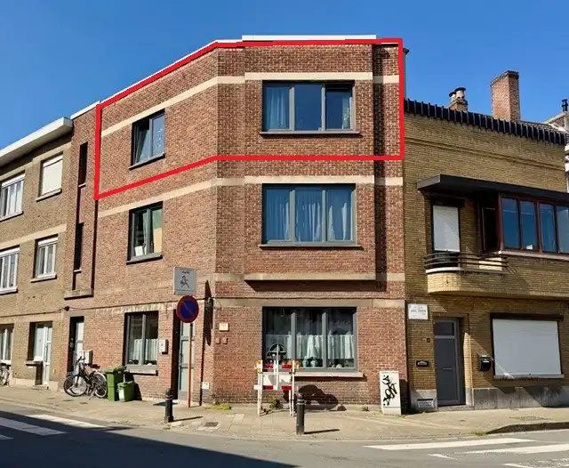 AANGENAAM GERENOVEERD APPARTEMENT MET 1 SLAAPKAMER foto {{pictureIndex}}
