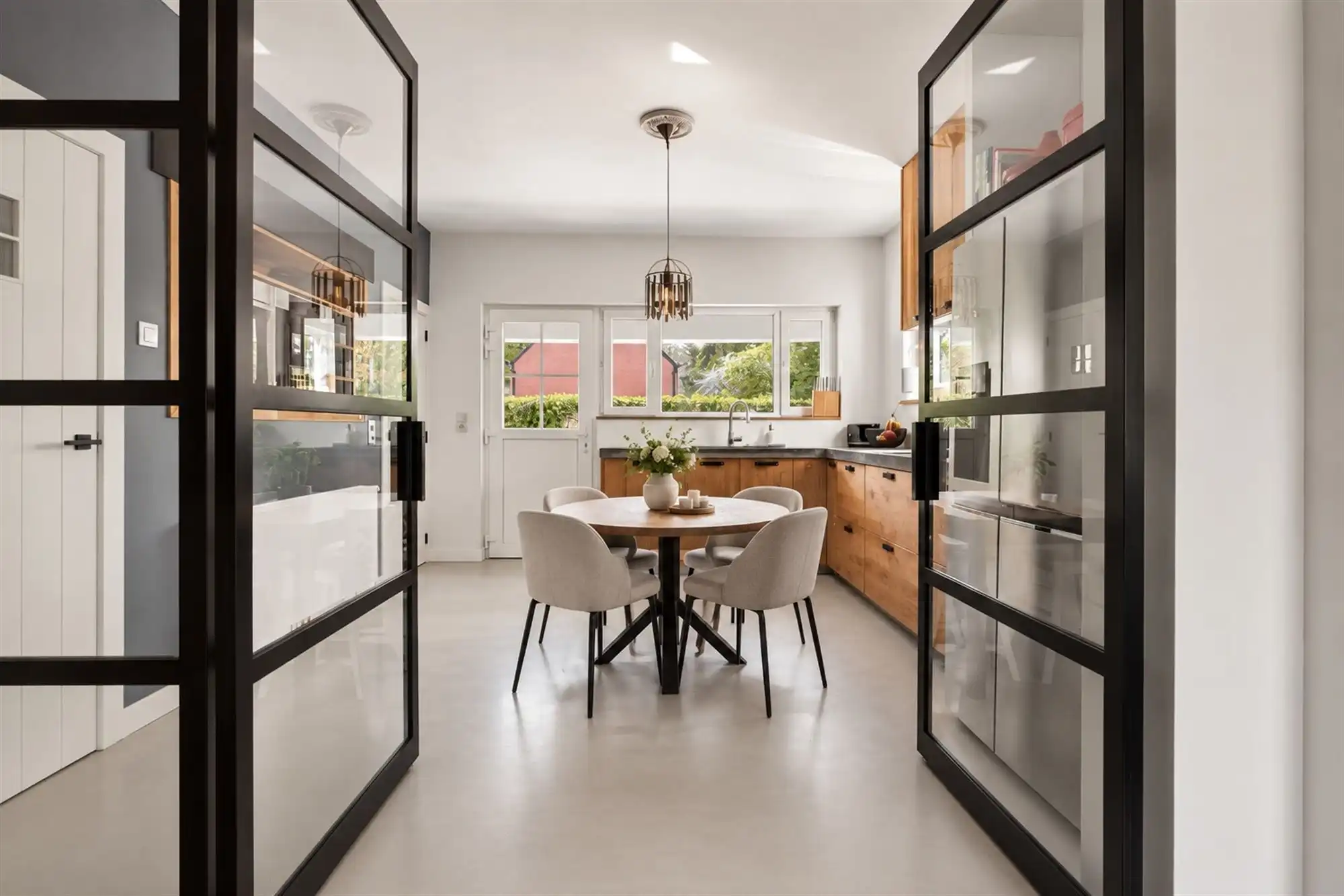 Ruime villa met zuidgerichte tuin en maximale privacy foto 18