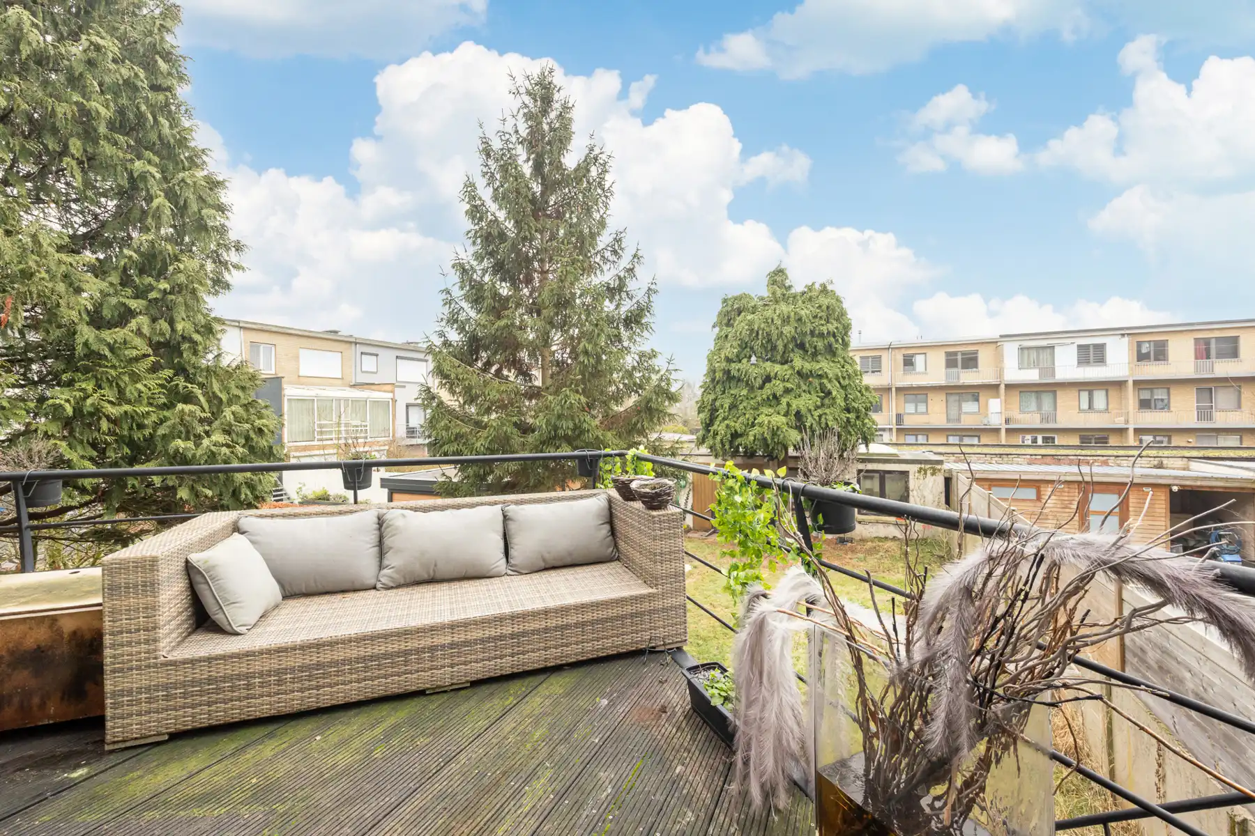 Gezellige halfopen bel-étage met garage, oprit en zonnige tuin in Hoevenen! foto 10